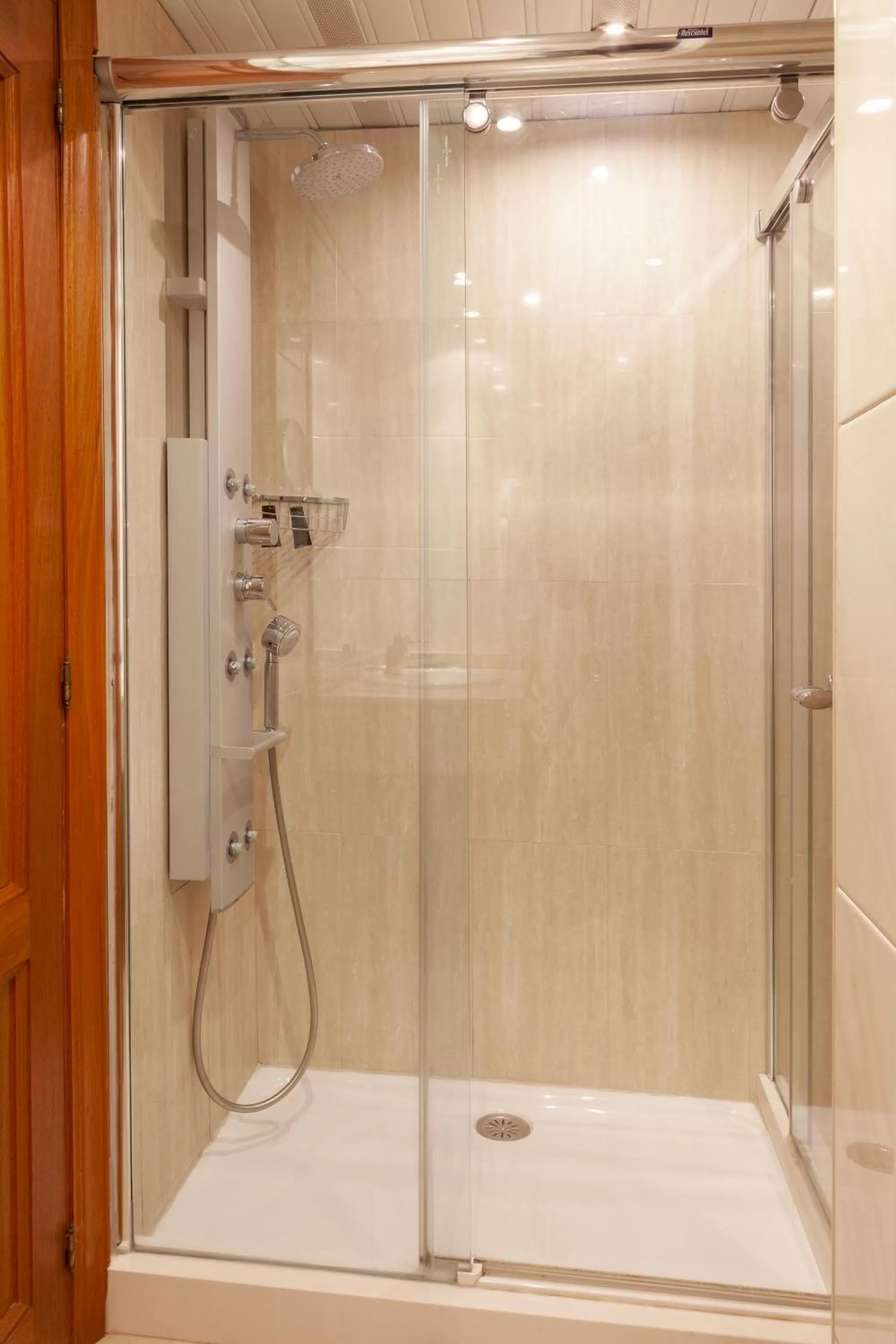 Bathroom in Hotel Hoyuela