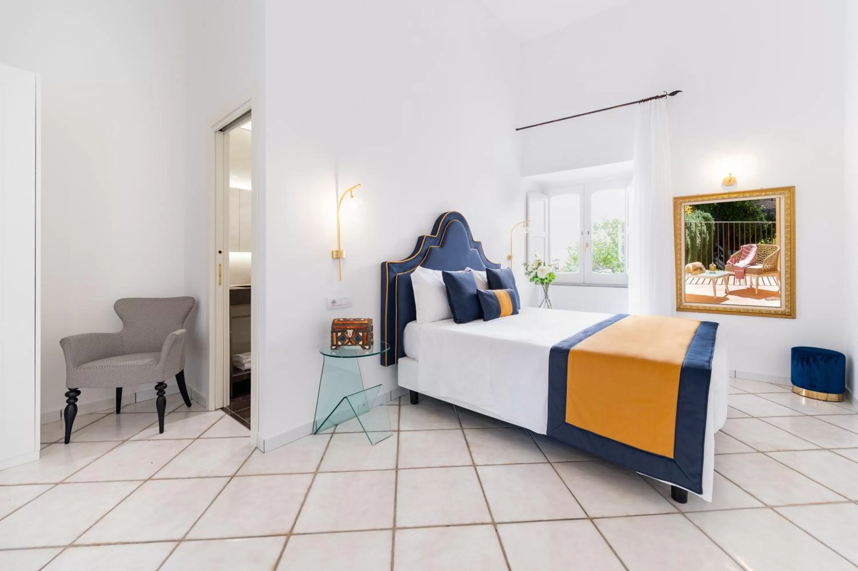 Shower, Bed in Amalfi Resort