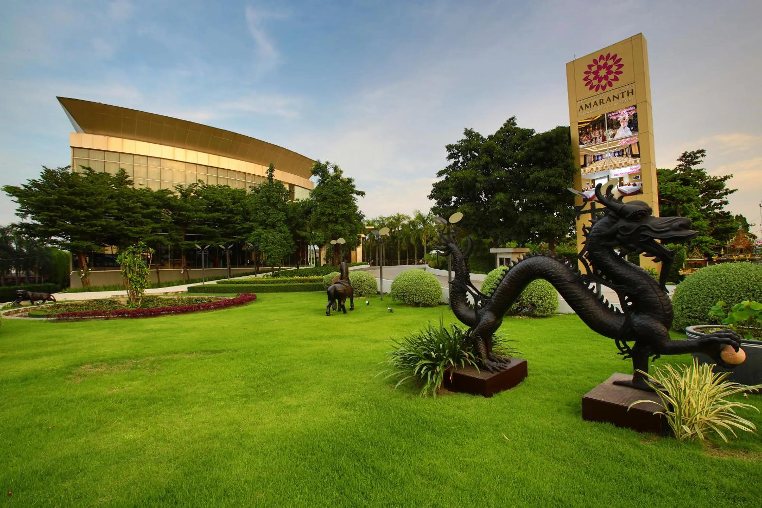 Property building in Amaranth Suvarnabhumi Hotel - Free Suvarnabhumi Airport Shuttle
