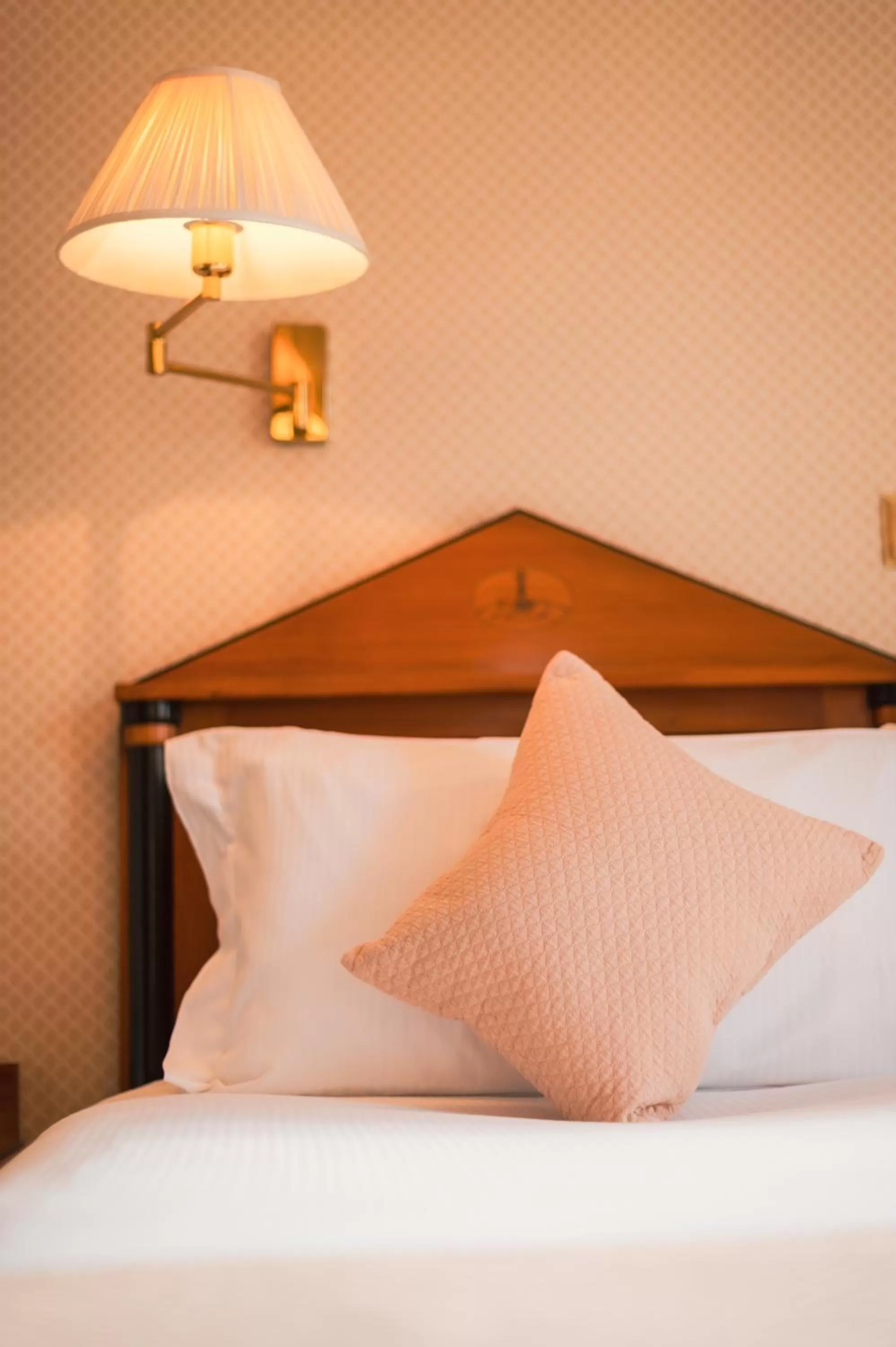 Bed in 44 Curzon Street by Mansley