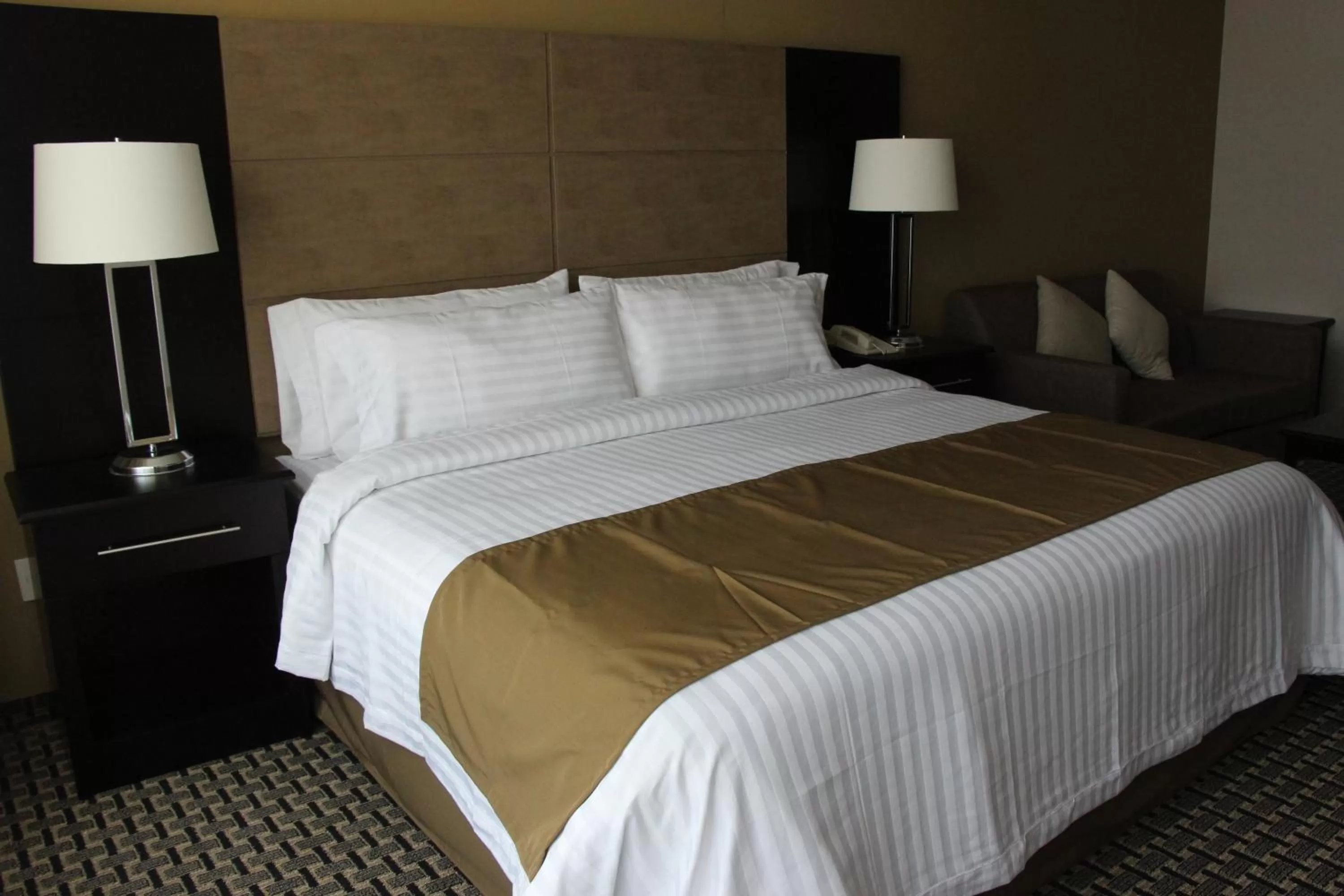 Photo of the whole room in Holiday Inn Mexico Santa Fe by IHG