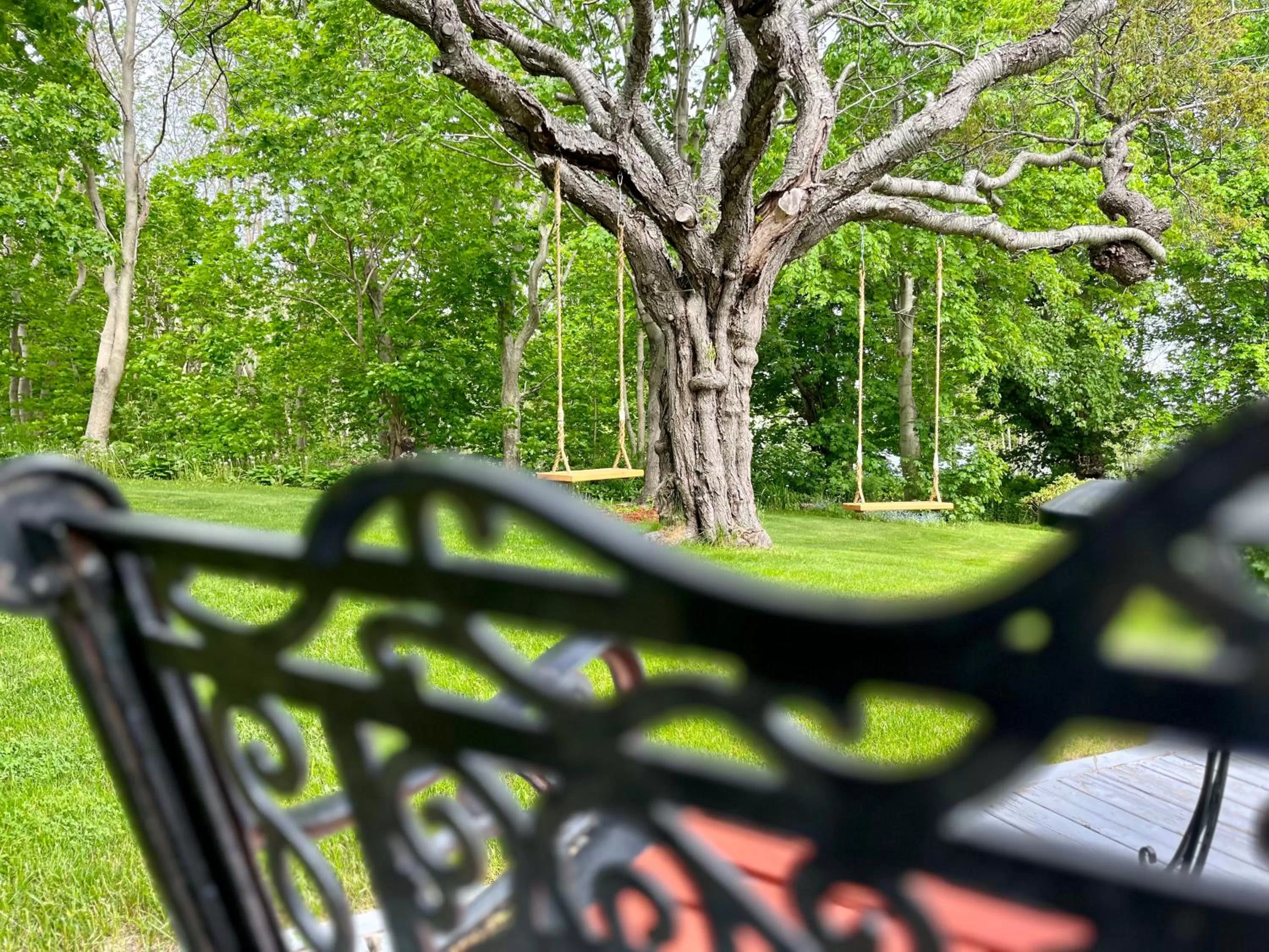 Garden view in Belle View Manor Inn