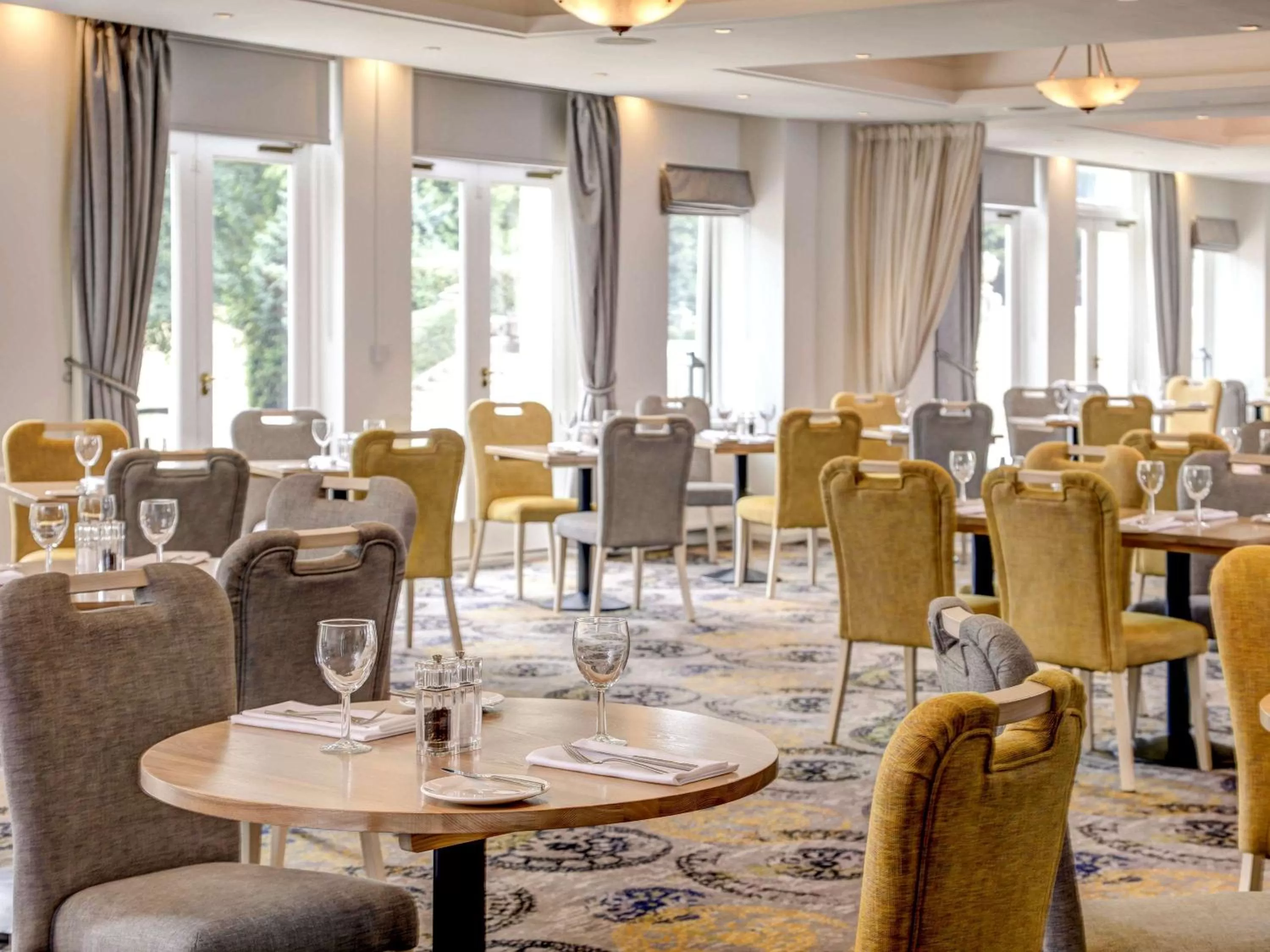 Restaurant/places to eat in Mercure Sheffield Kenwood Hall & Spa