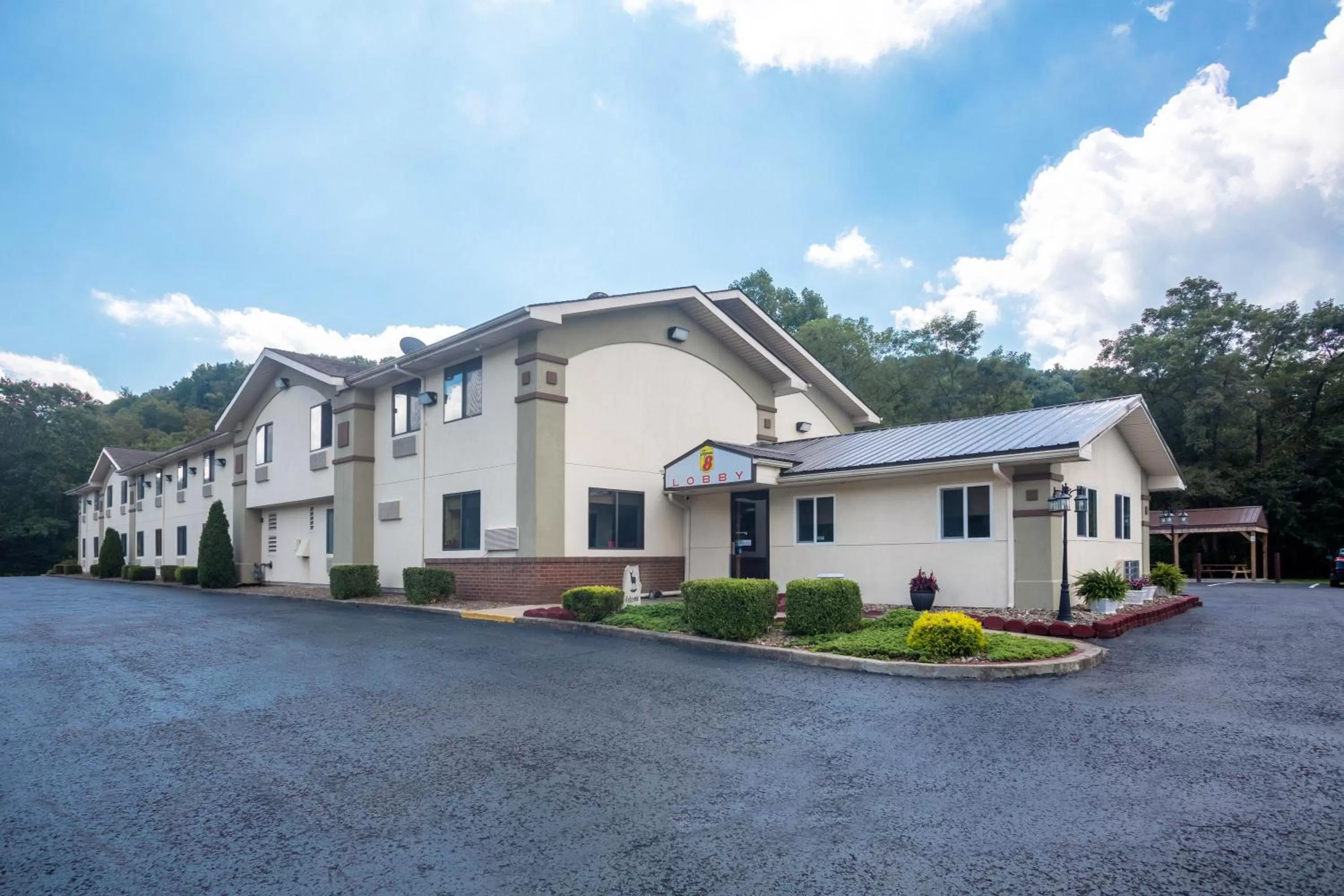 Property building in Super 8 by Wyndham Elkins