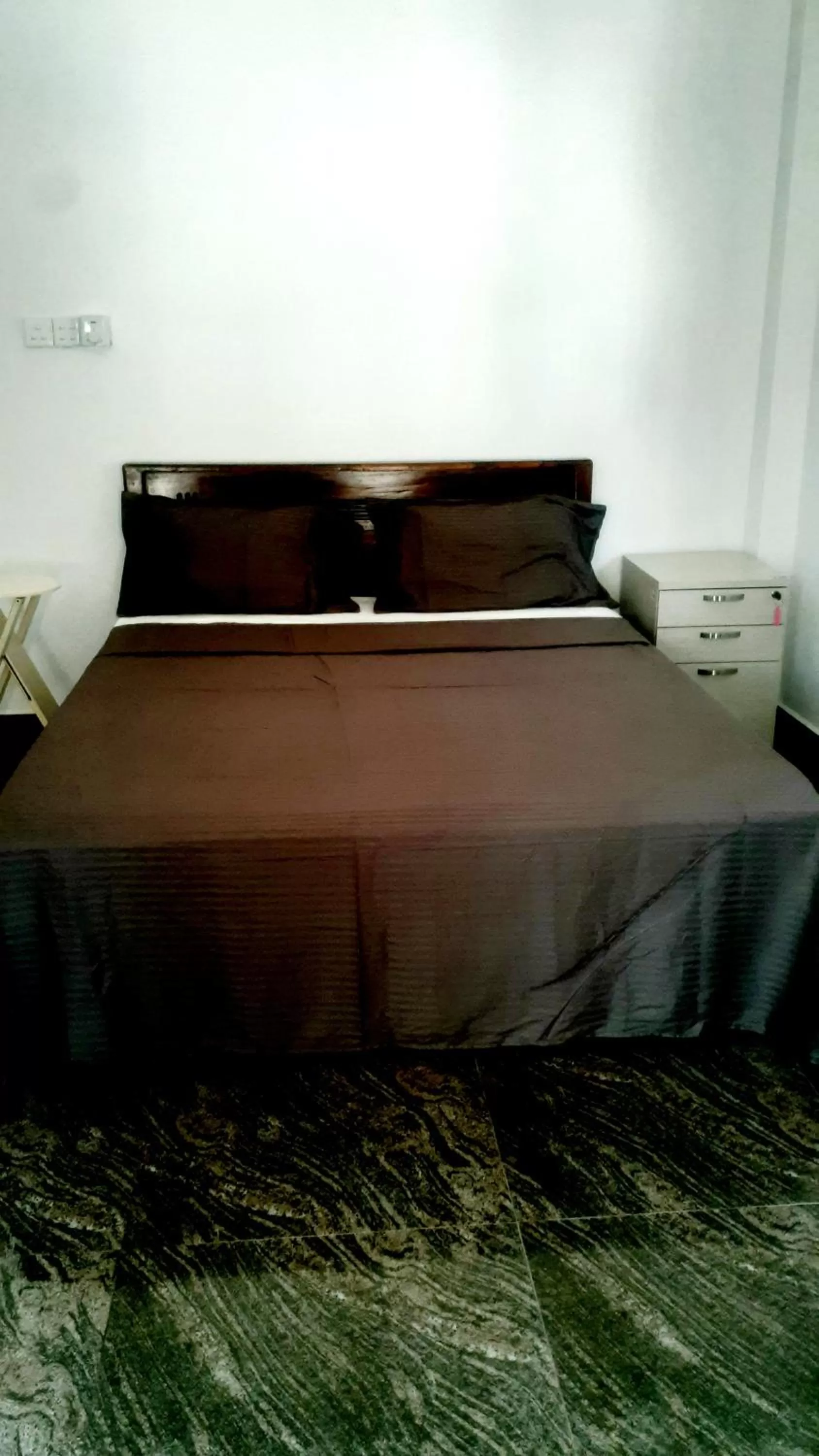 Bed in Airport Layover B&B