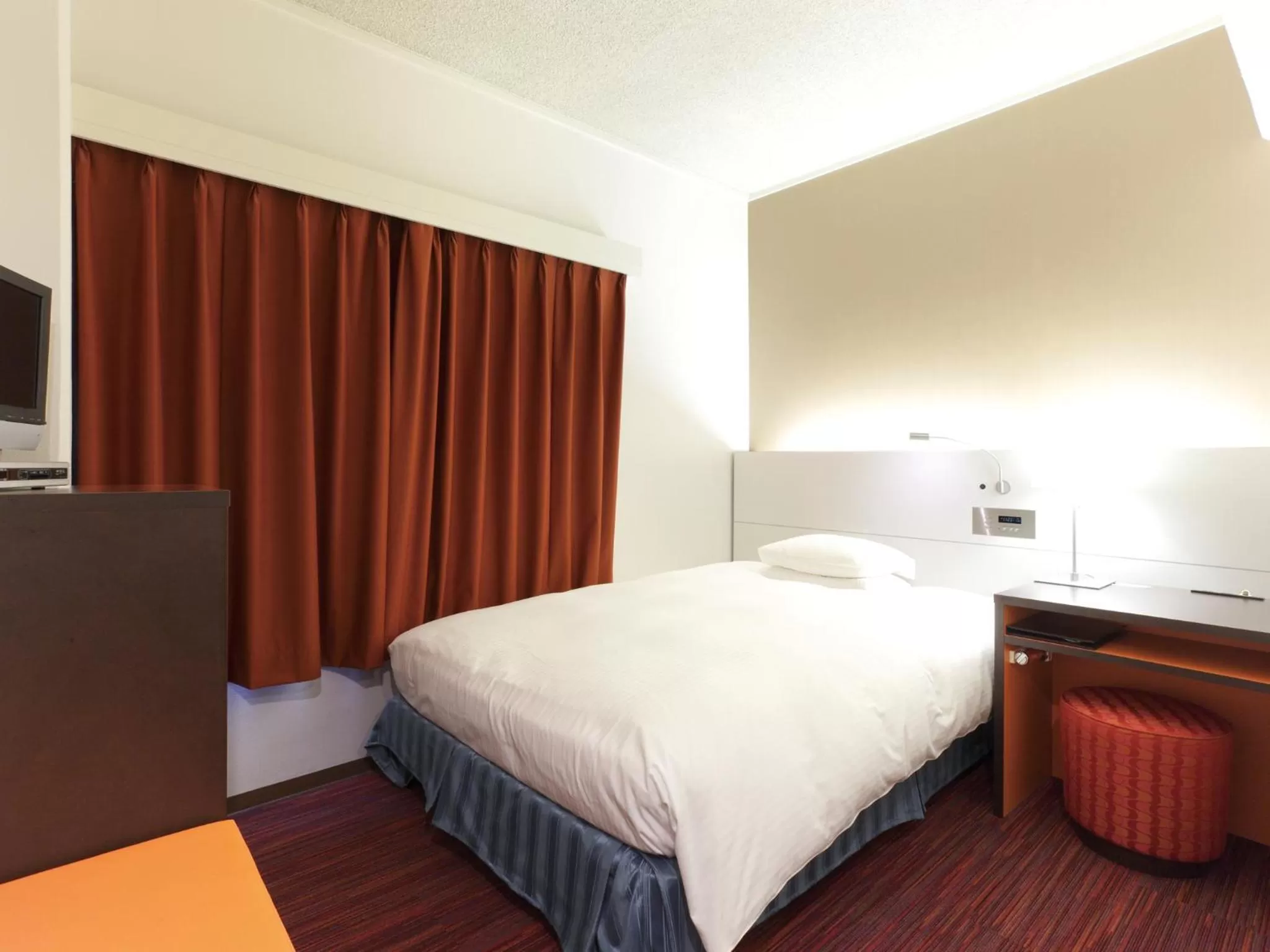 Photo of the whole room, Bed in Hotel Nikko Narita