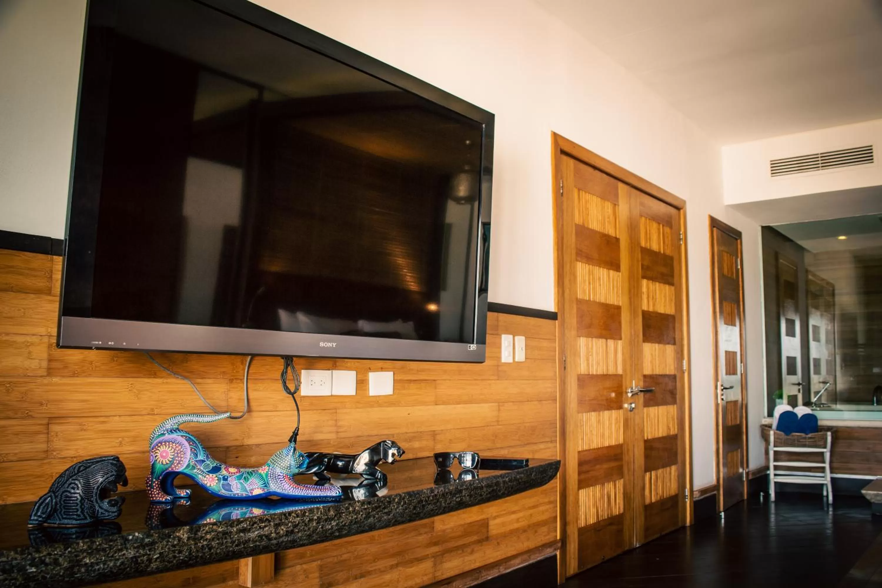 TV/Entertainment Center in Aldea Thai