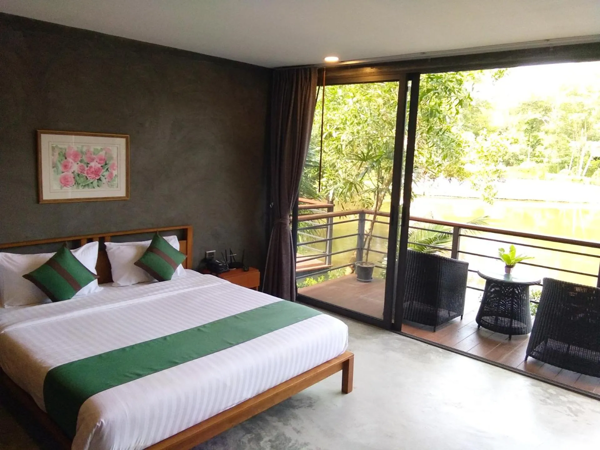 Lake view, Bed in The Touch Green Naiyang Hotel & Fitness