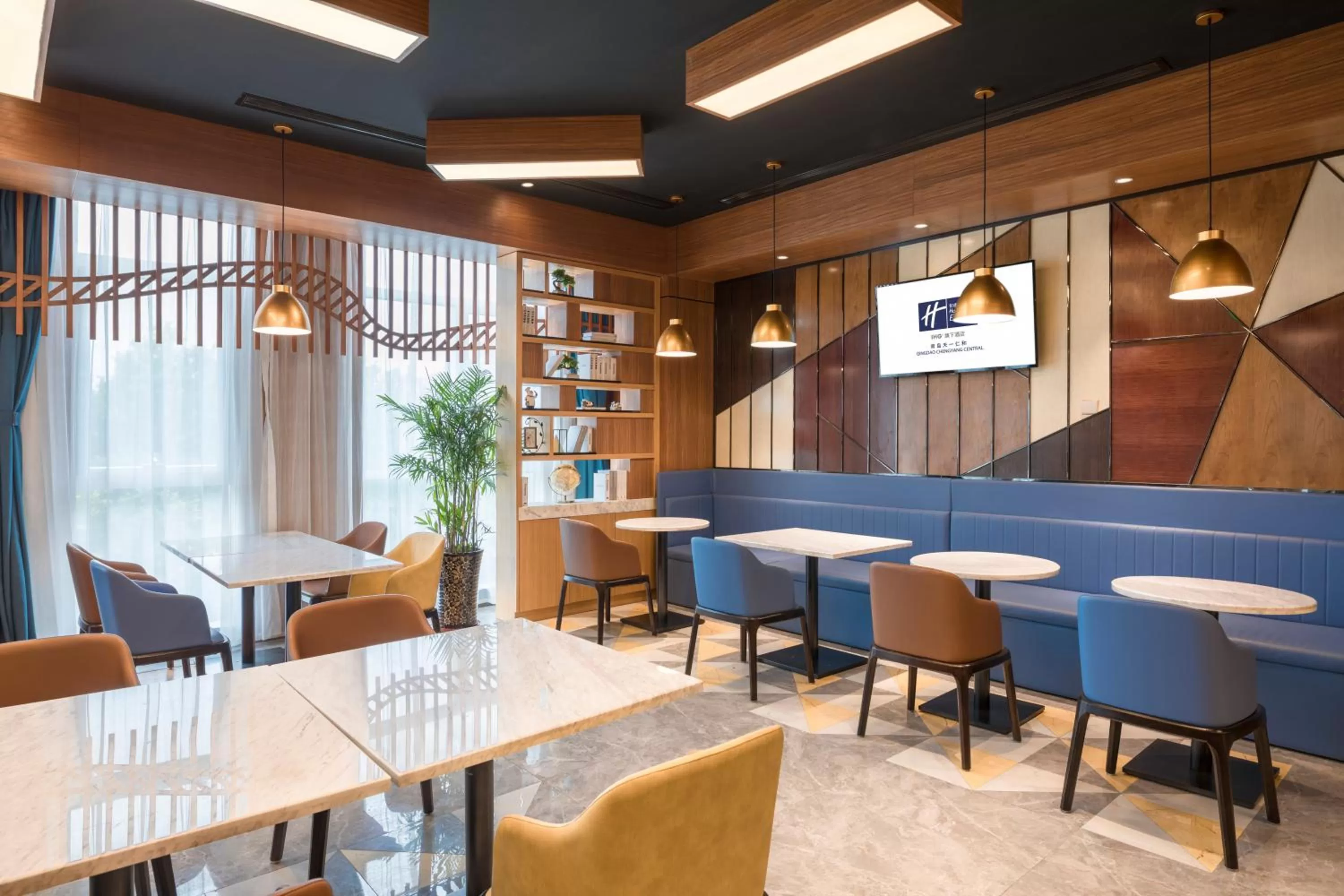 Restaurant/places to eat in Holiday Inn Express Qingdao Chengyang Central by IHG