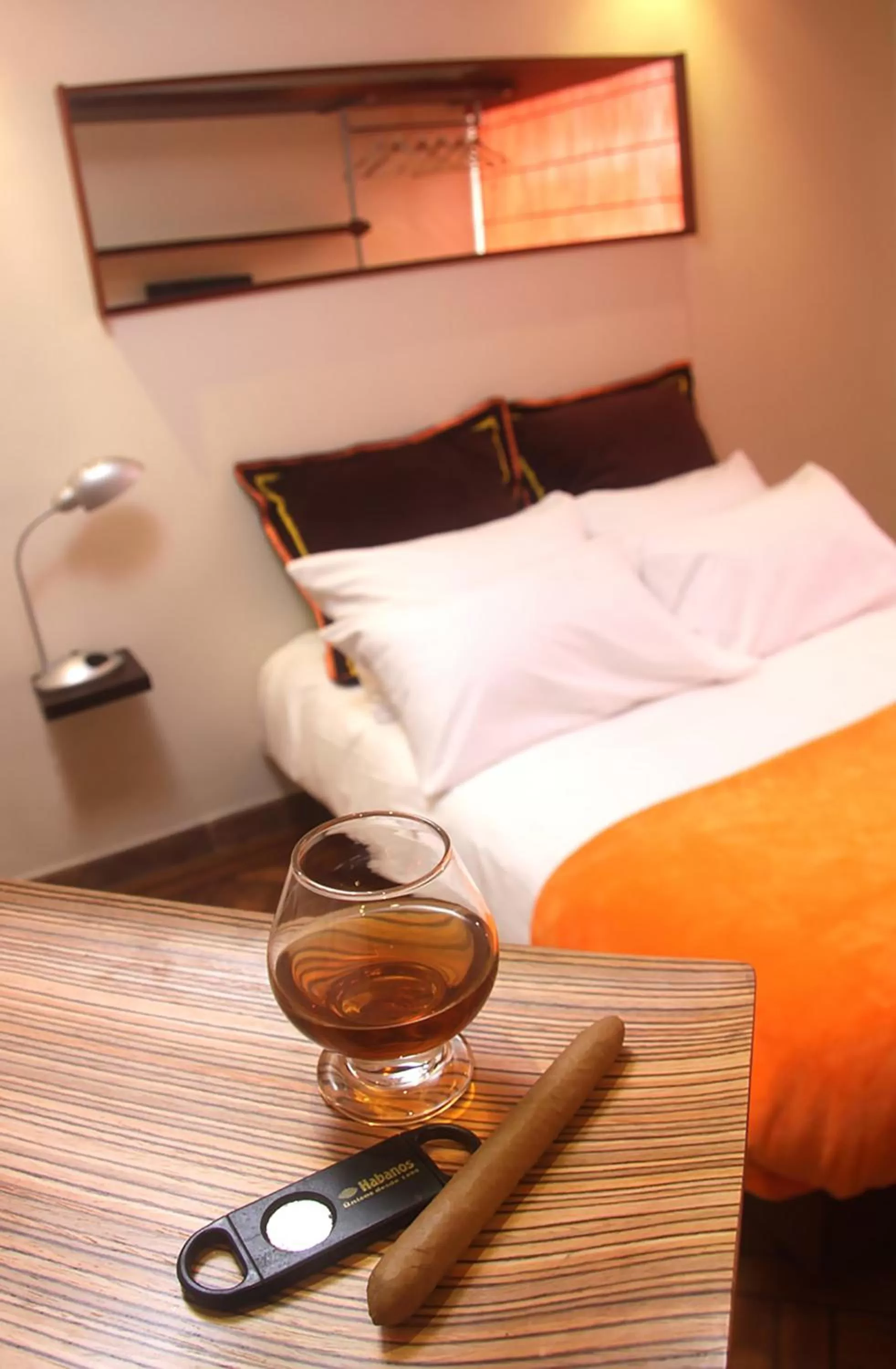 Photo of the whole room in 6 Suites Hotel