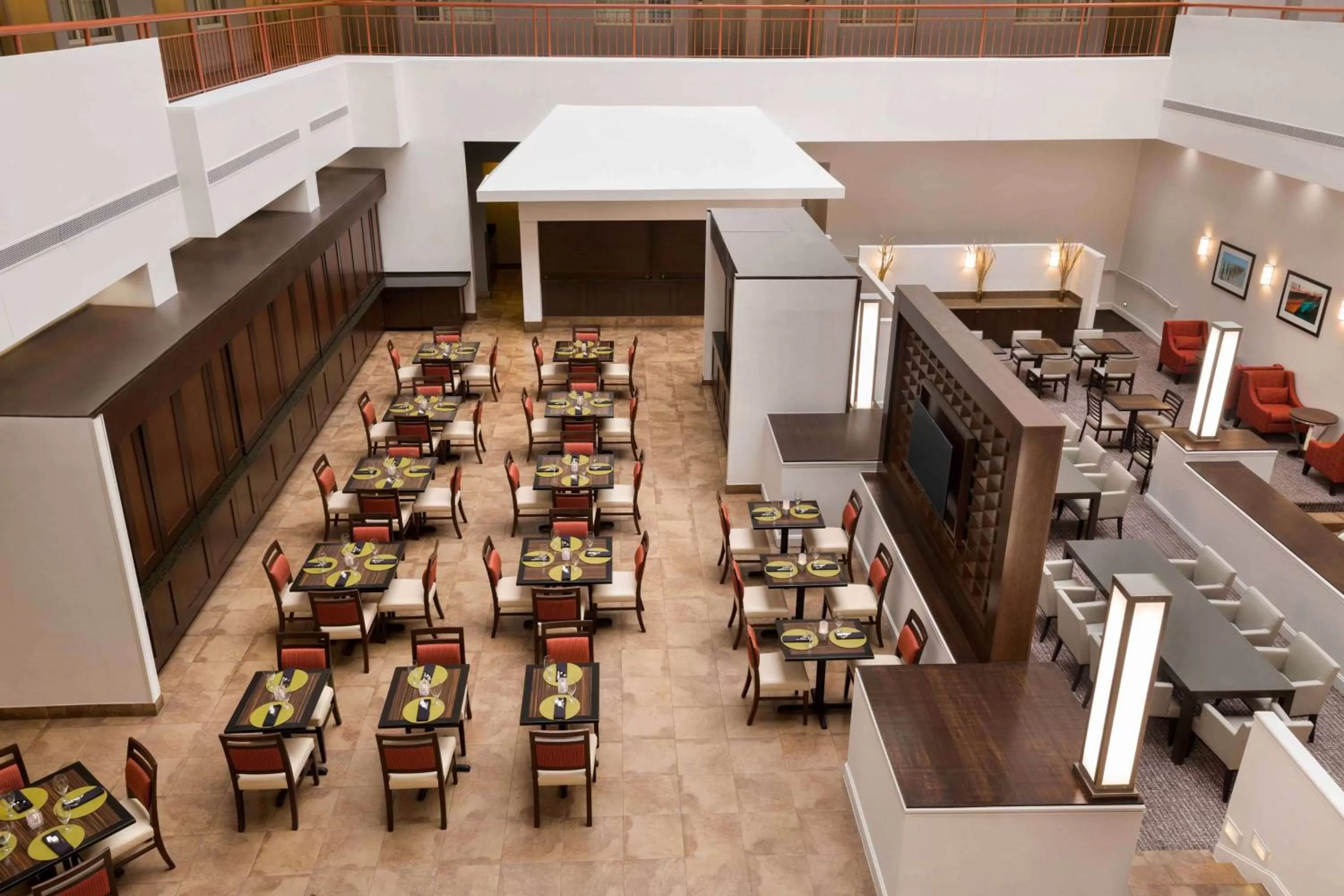 Lobby or reception in Embassy Suites by Hilton Baltimore at BWI Airport