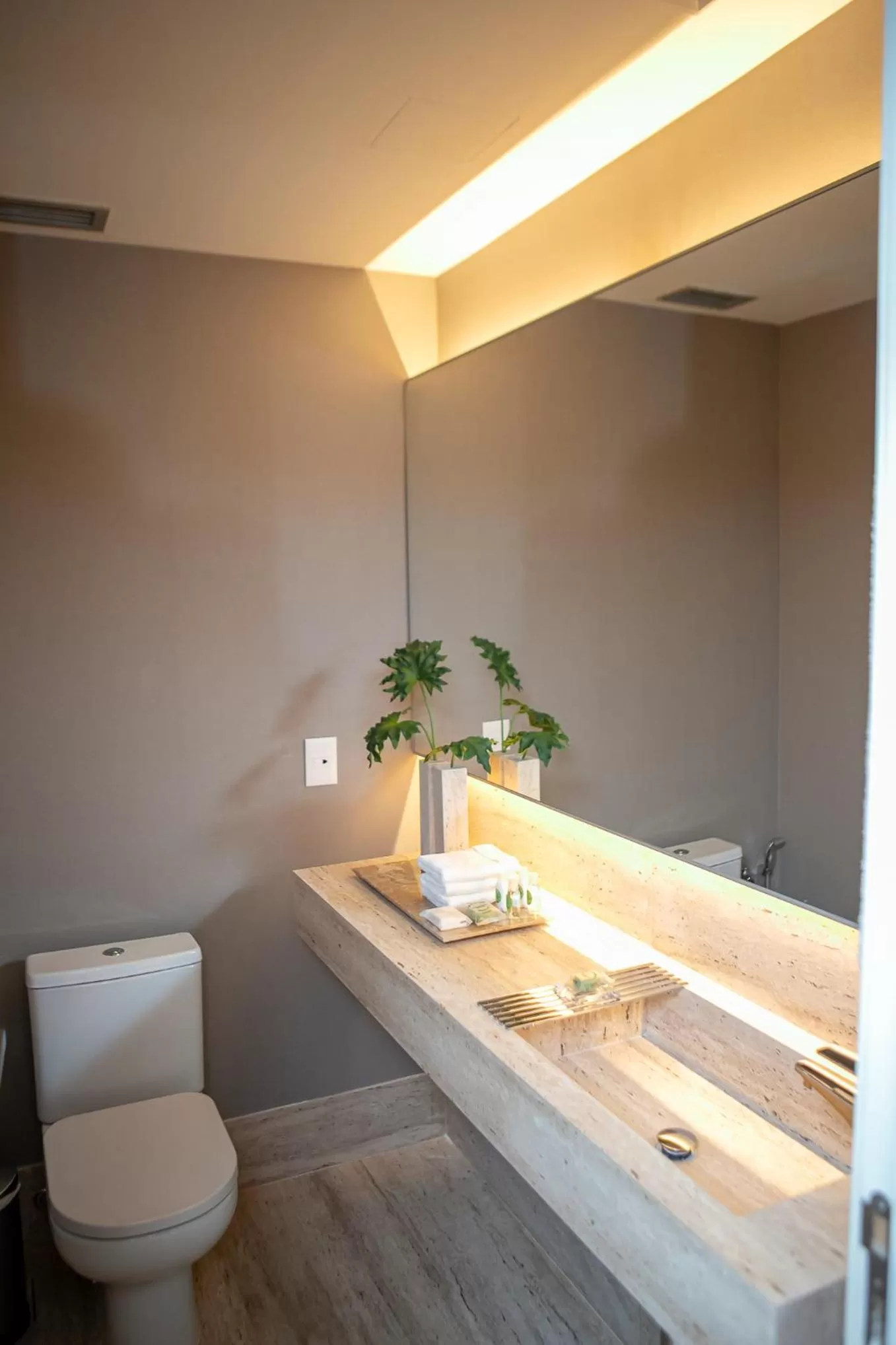 Toilet in Radisson Blu Belo Horizonte Savassi