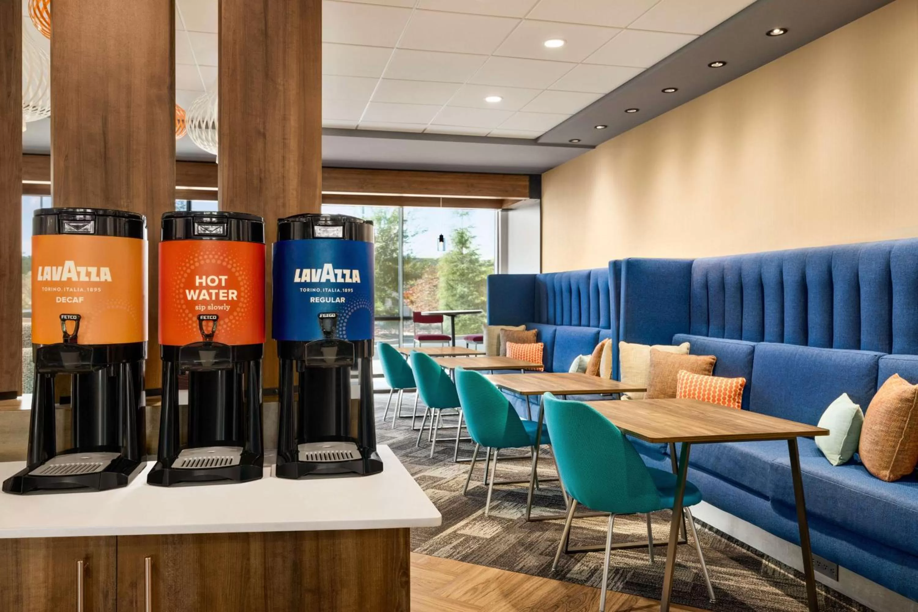 Dining area in Tru Lawrenceville Atlanta I85 Sugarloaf