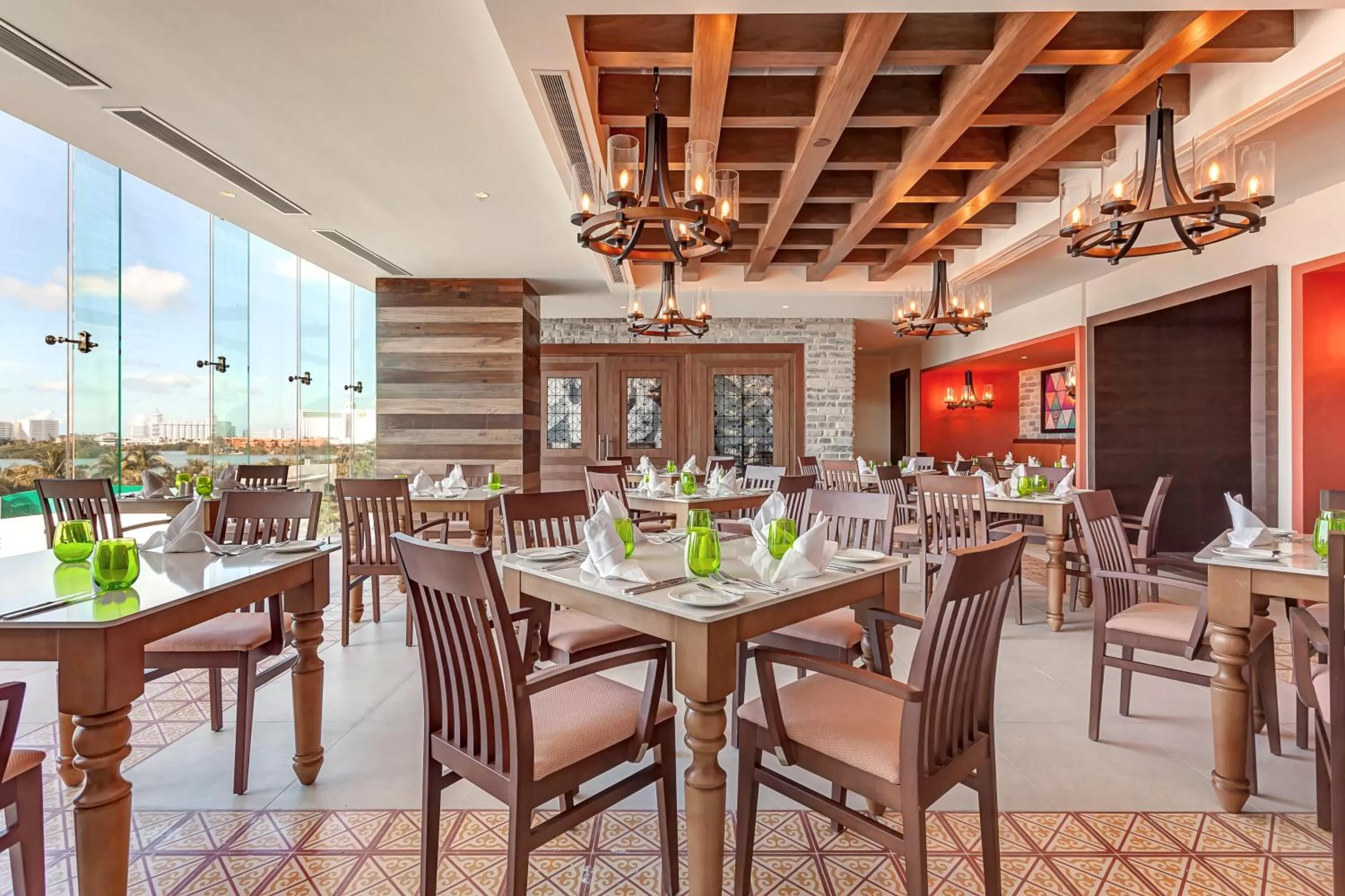 Restaurant/places to eat in Royalton CHIC Cancun, An Autograph Collection All-Inclusive Resort - Adults Only