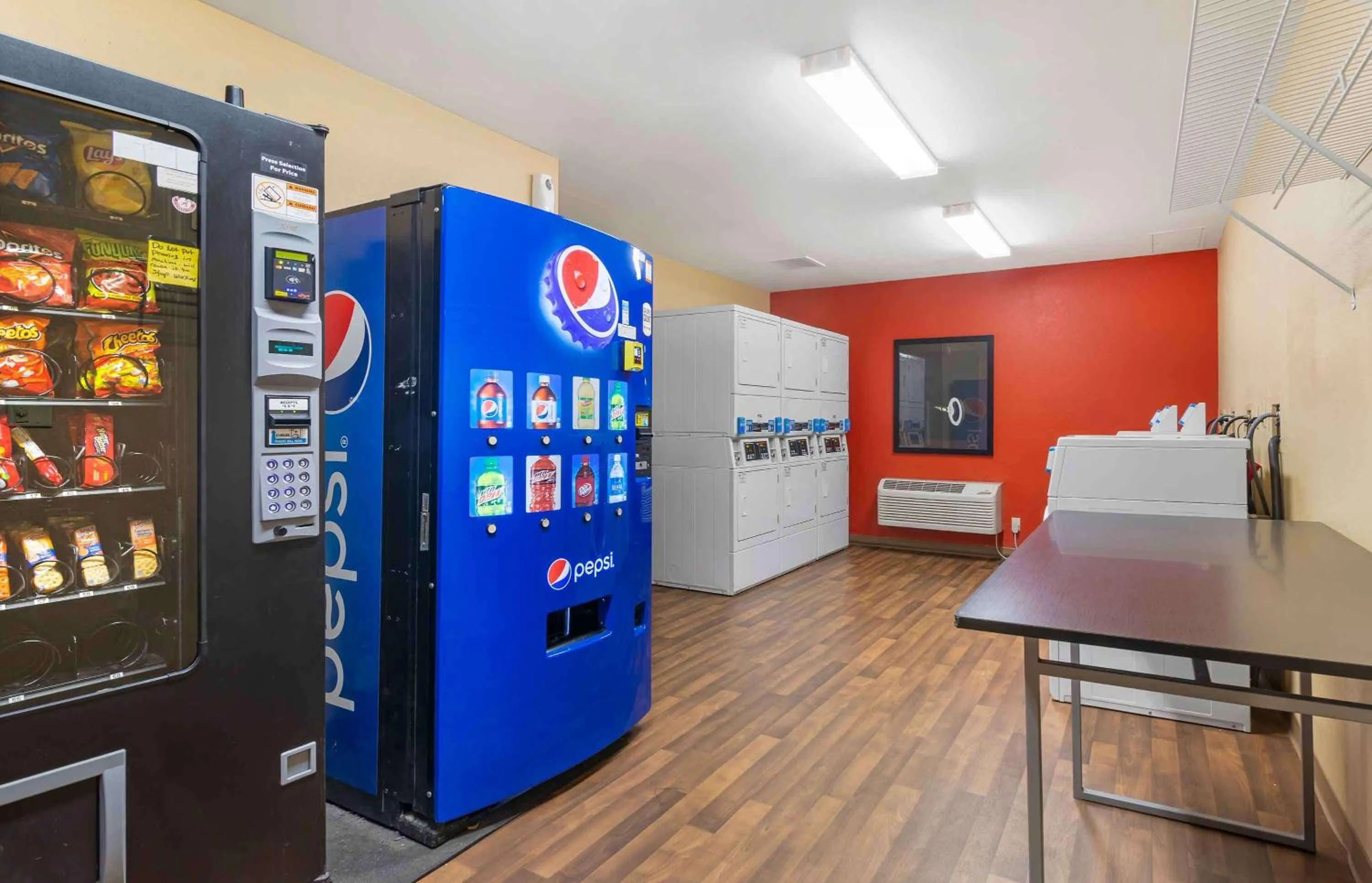 Property building in Extended Stay America Suites - Savannah - Midtown