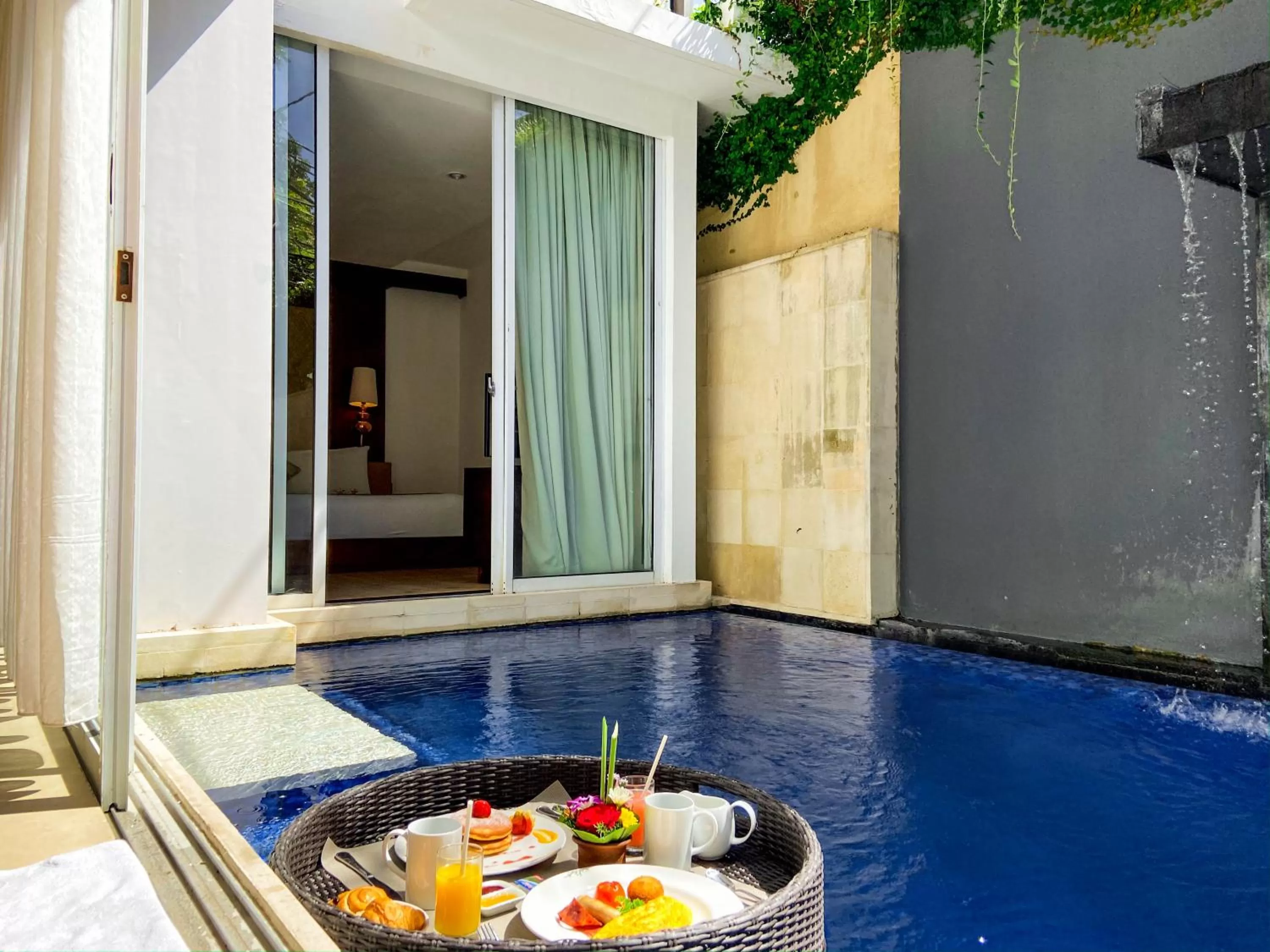 Swimming pool in Puri Hiromi Boutique Residence