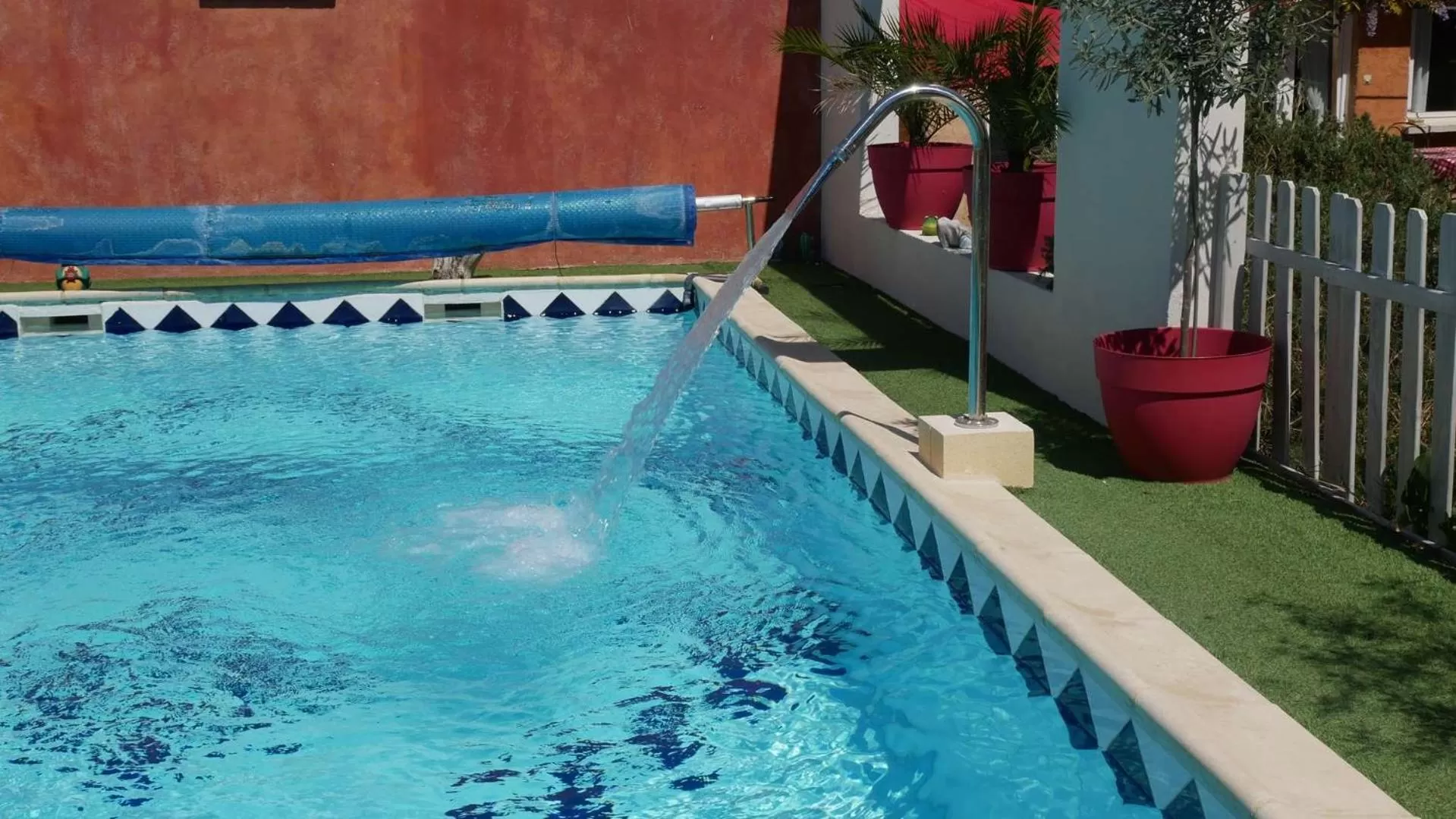 Swimming pool in MAS MAURANE-Chambre d'hôte avec SPA privé aux portes d'ARLES