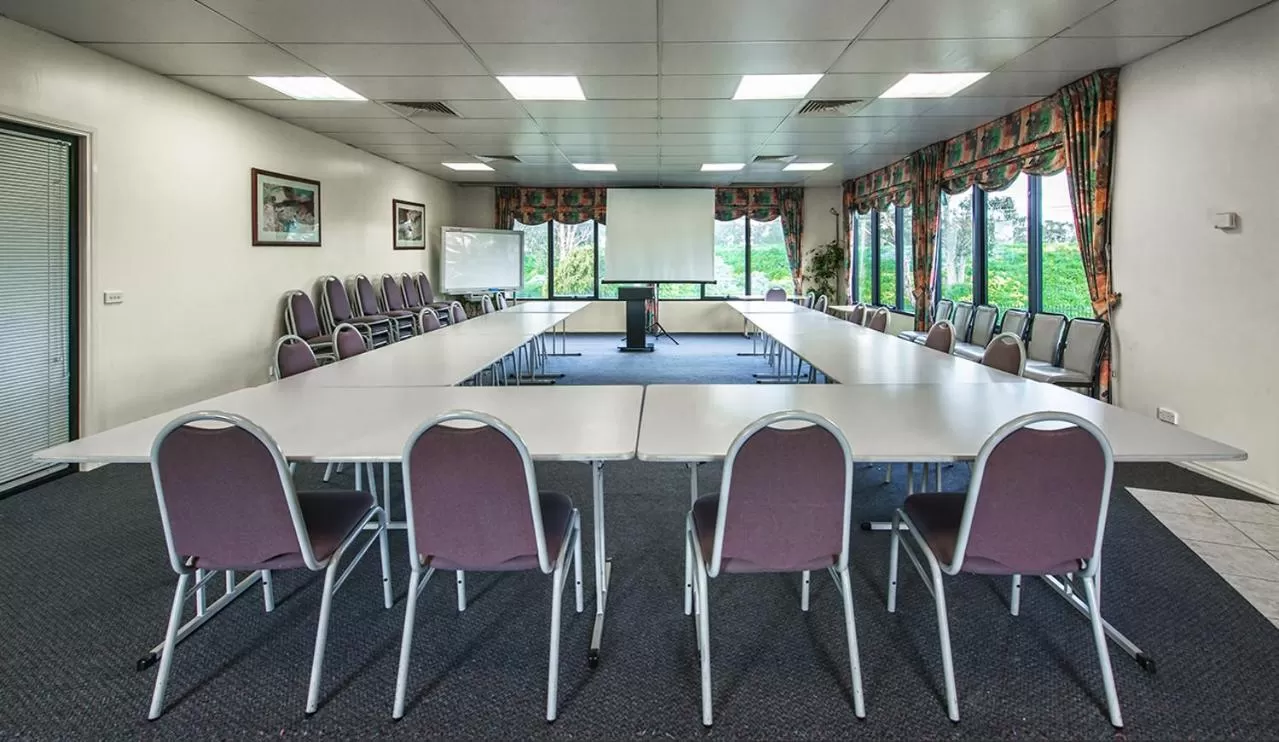 Meeting/conference room in Mahoneys Motor Inn