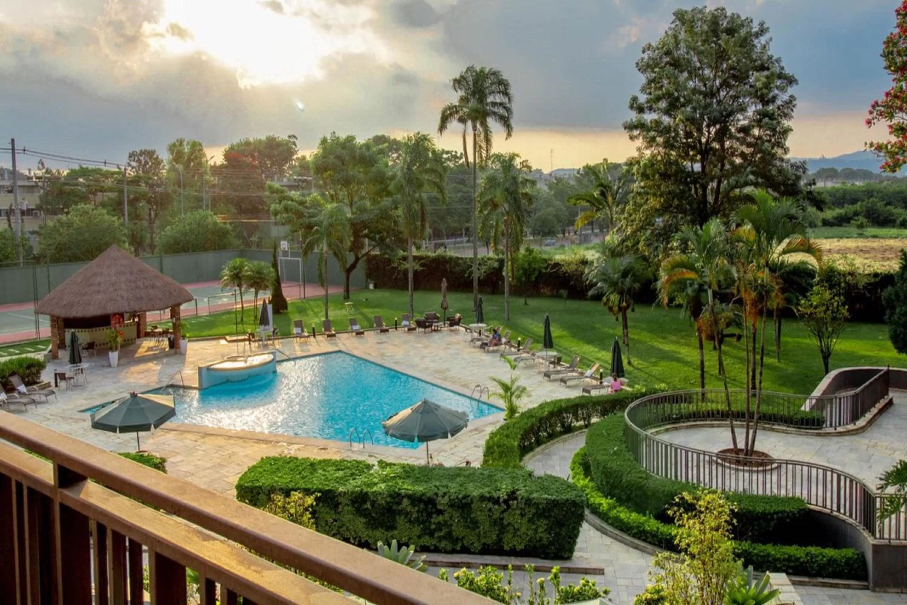 Swimming pool in Marriott São Paulo Airport Hotel