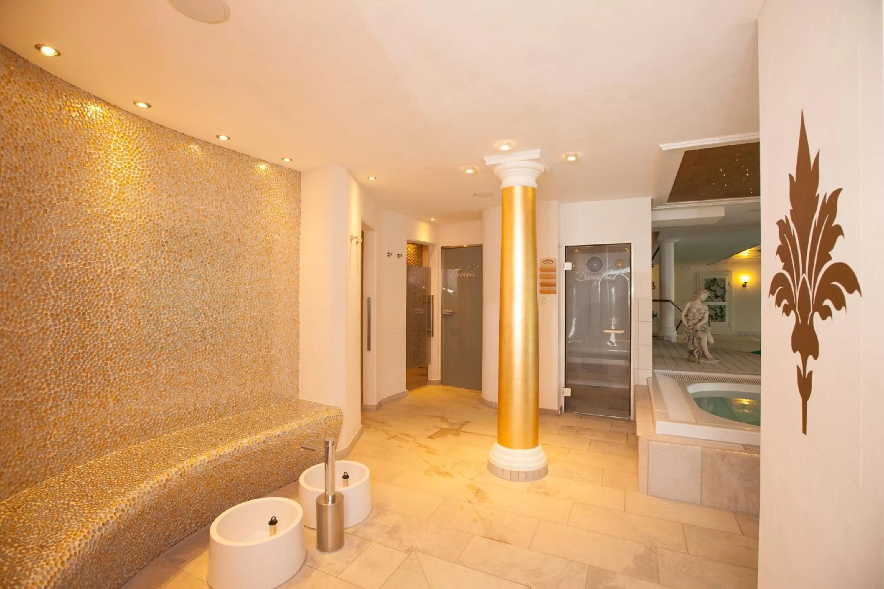 Spa and wellness centre/facilities in Ferienhotel Haus Becker