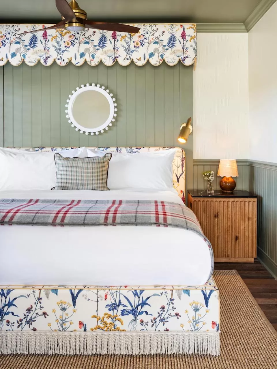 Bed in Le Petit Pali at 8th Ave