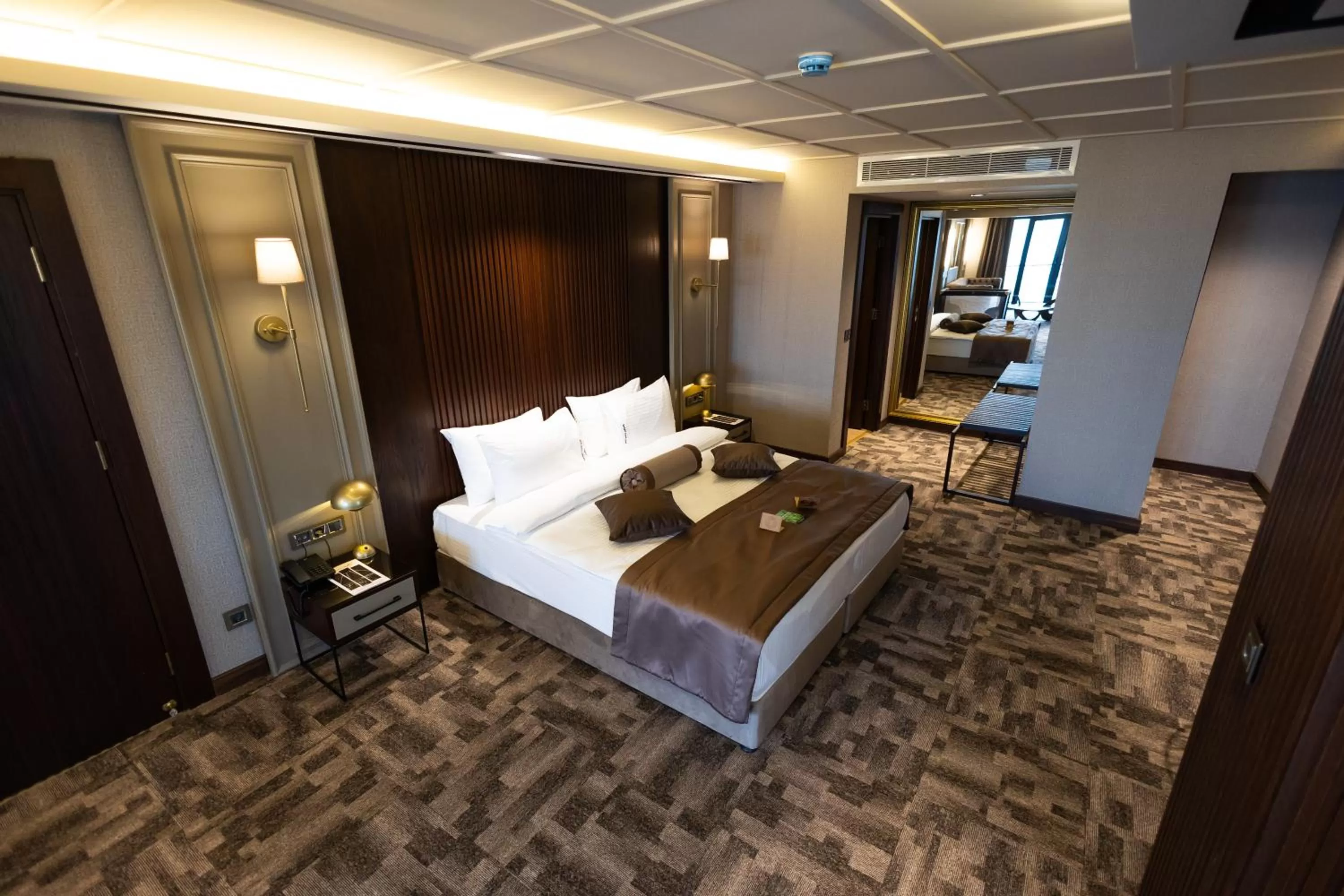 Living room, Bed in Tonight Hotel Port