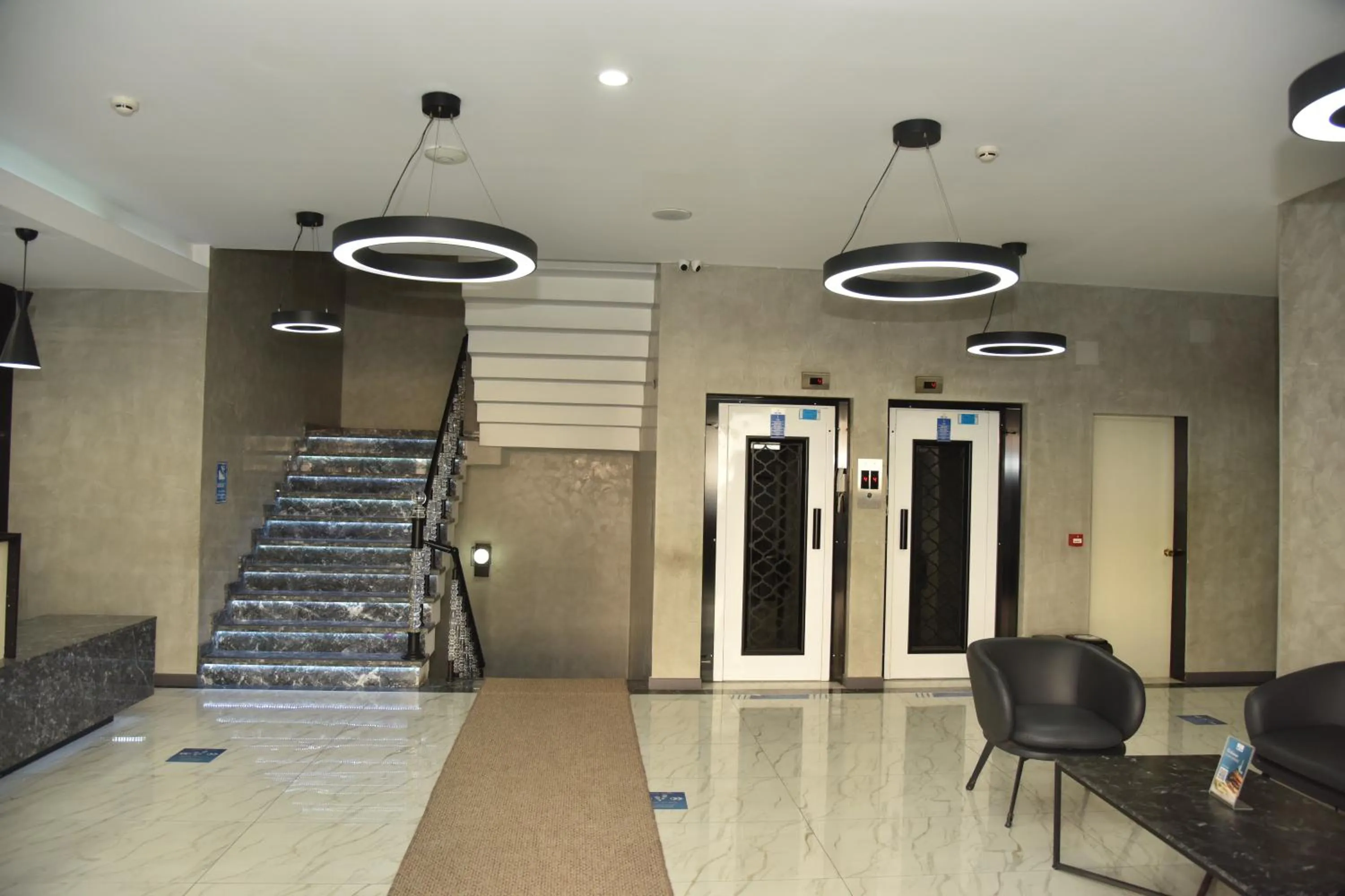 elevator in Fuar Hotel