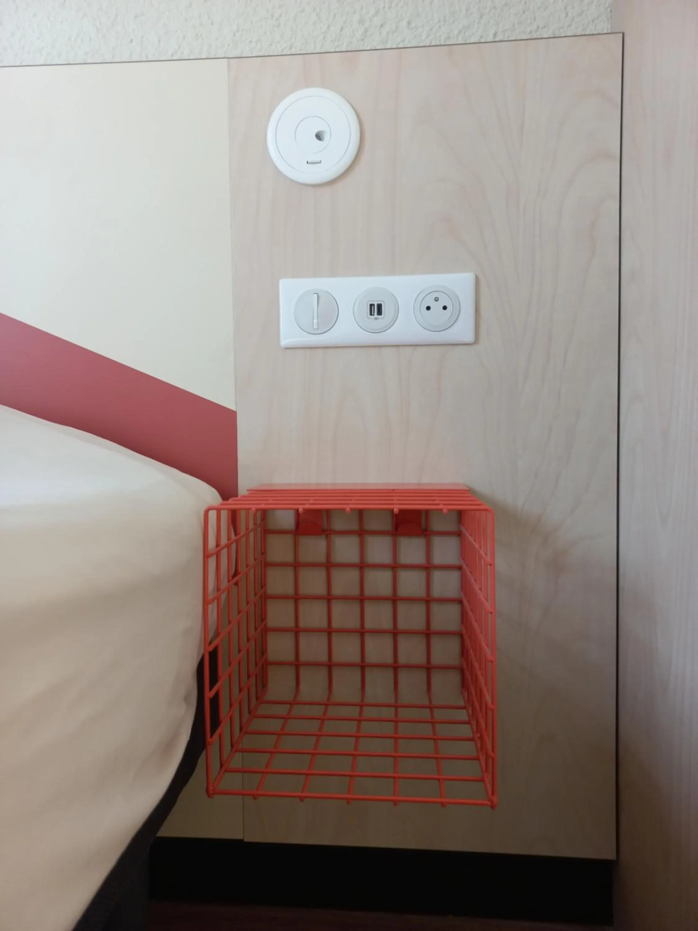 Photo of the whole room, Bed in ibis budget Antony Massy rénové 2024