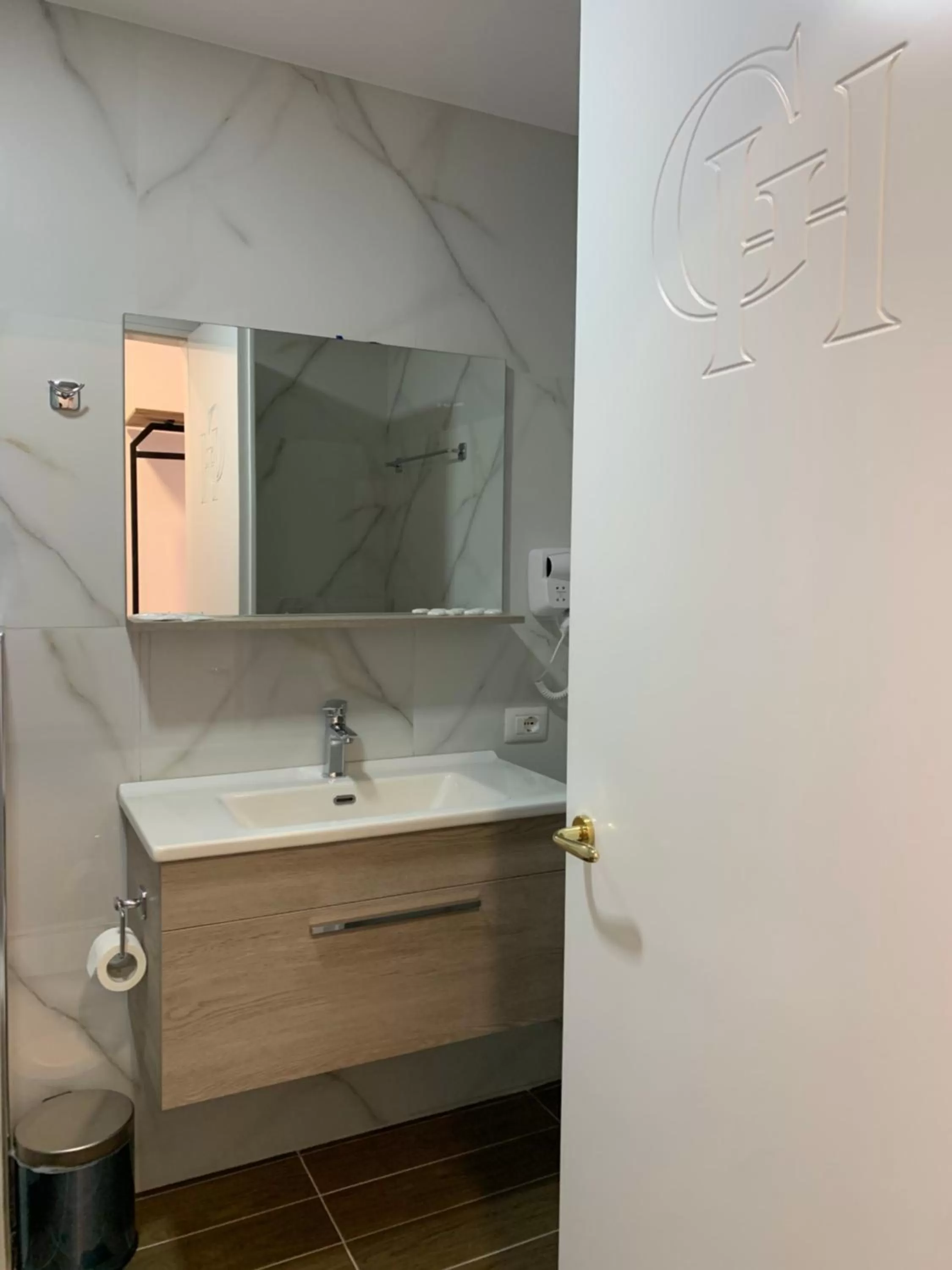 Bathroom in Grand Hotel Pogradec