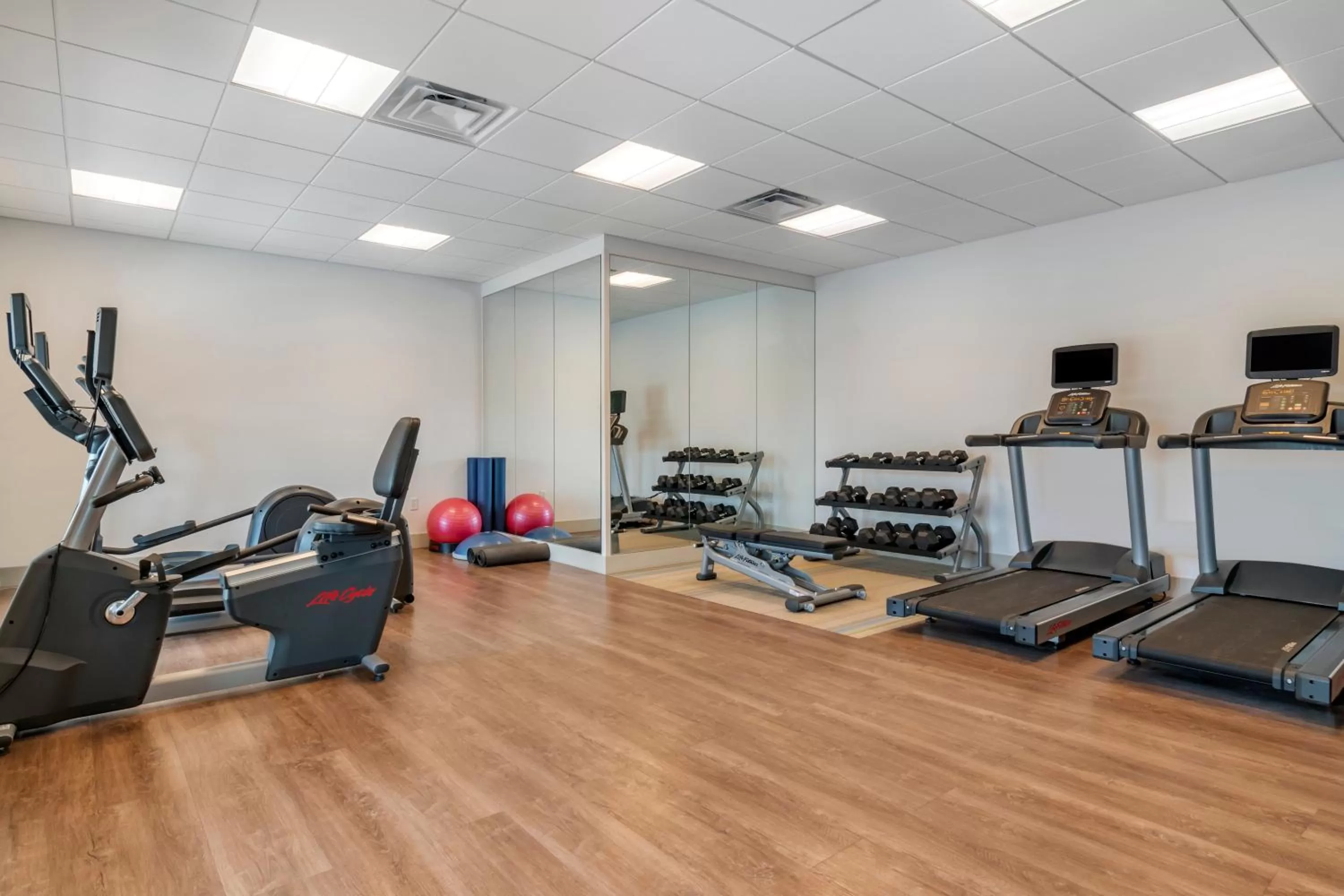 Spa and wellness centre/facilities in Holiday Inn Express & Suites - Lancaster - Mount Joy by IHG