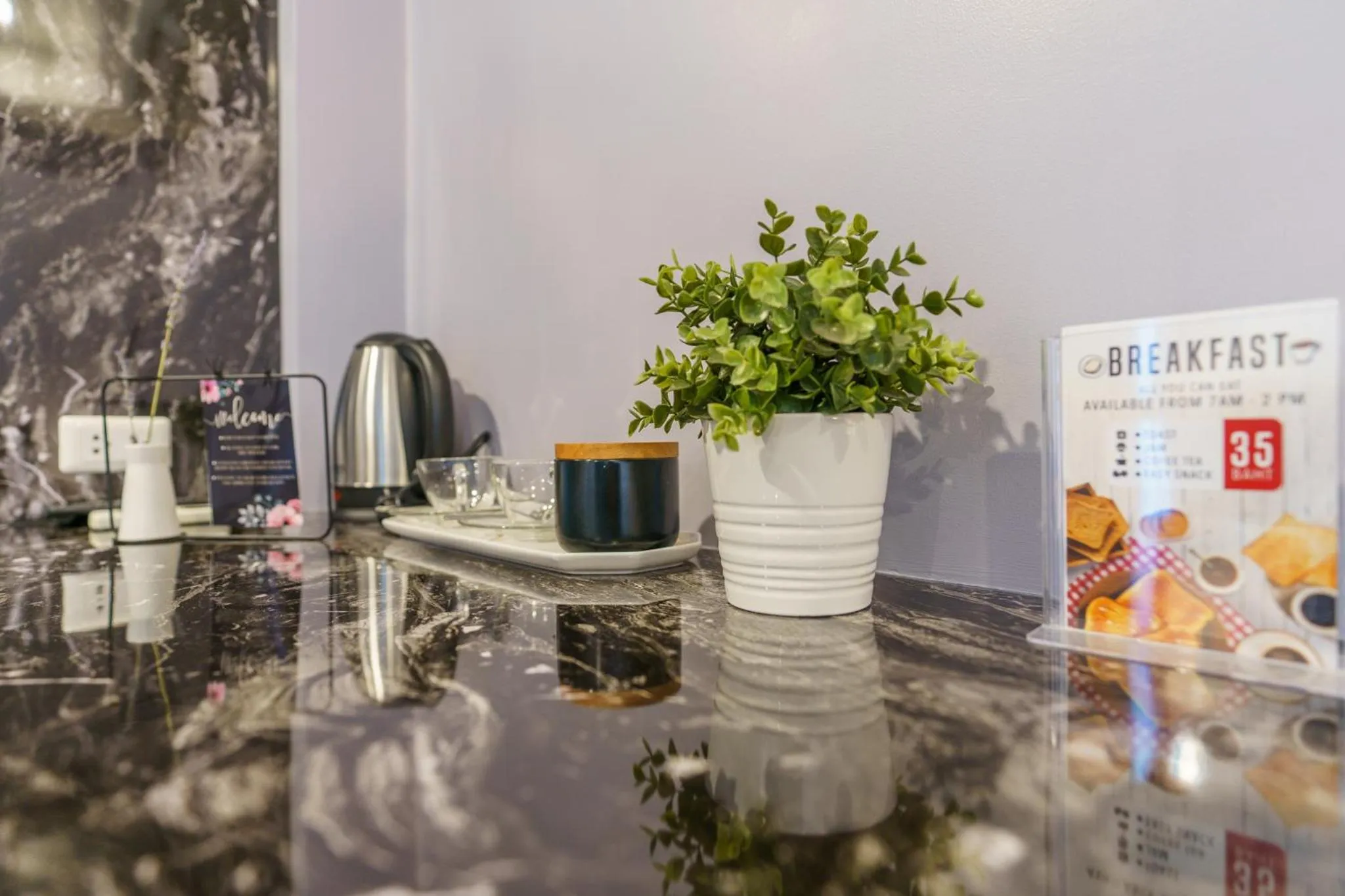 Coffee/tea facilities in CheQinn Hostel - Sukhumvit 4 Nana Plaza