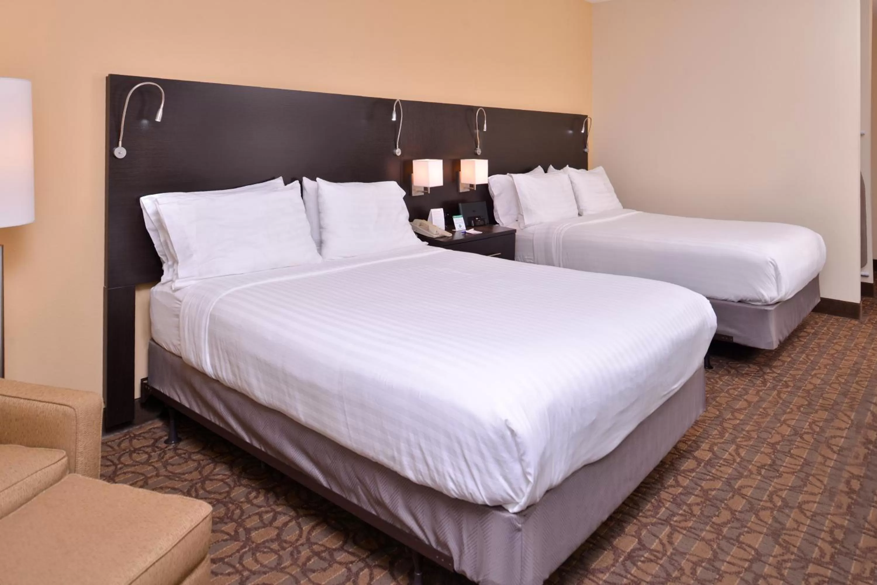 Photo of the whole room, Bed in Holiday Inn Express & Suites Topeka West I-70 Wanamaker by IHG