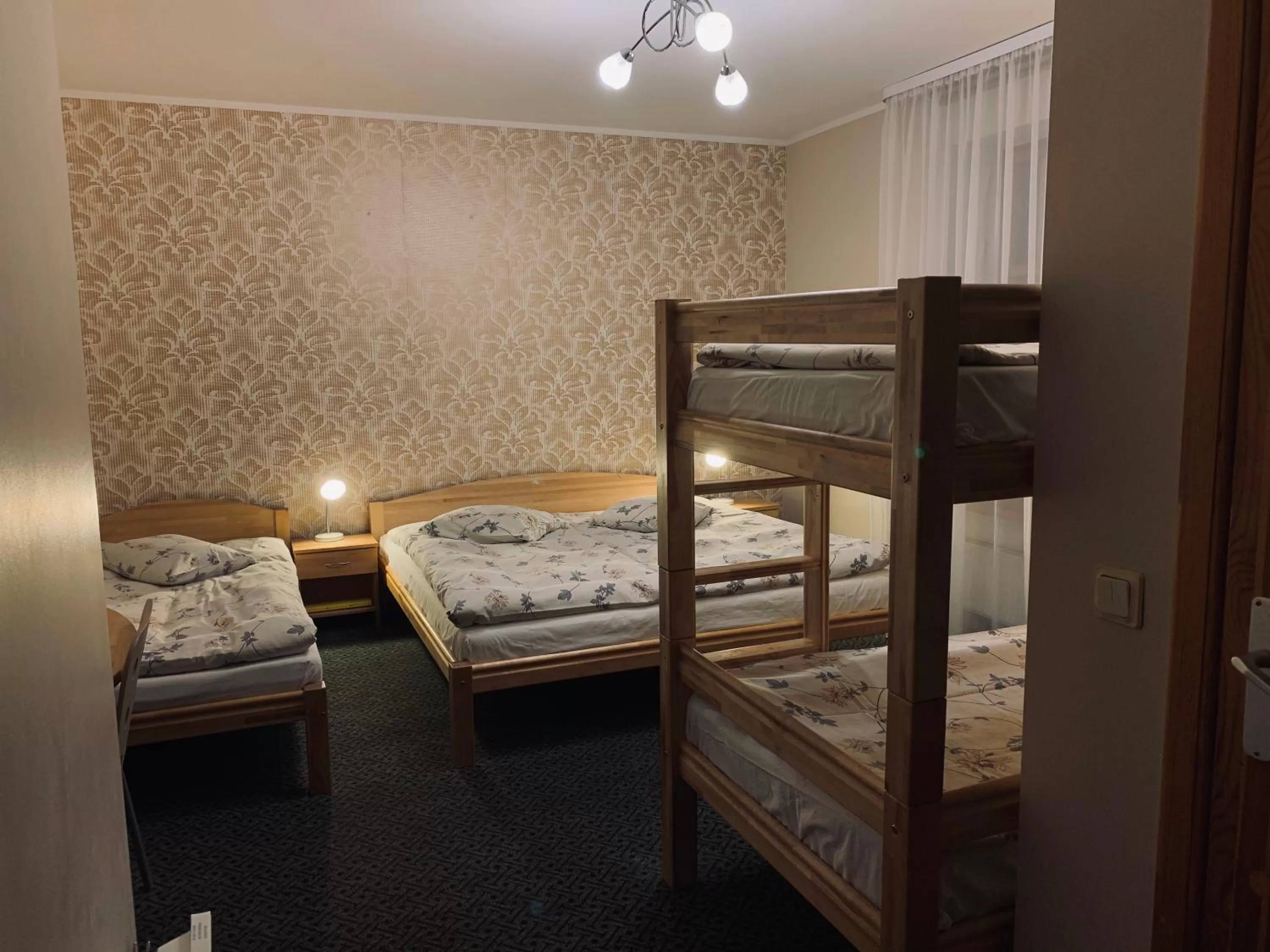 bunk bed, Bed in Hotel Katrina