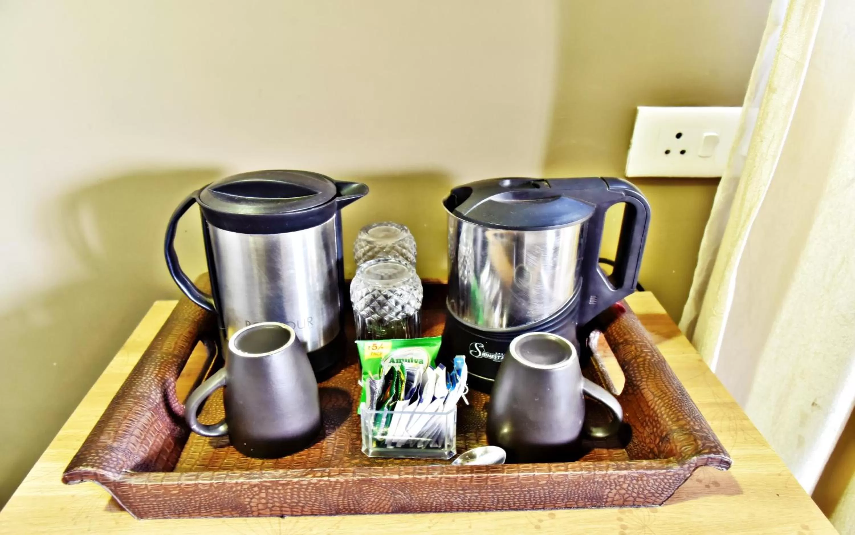 Coffee/tea facilities in Sood's Himalayan Vista