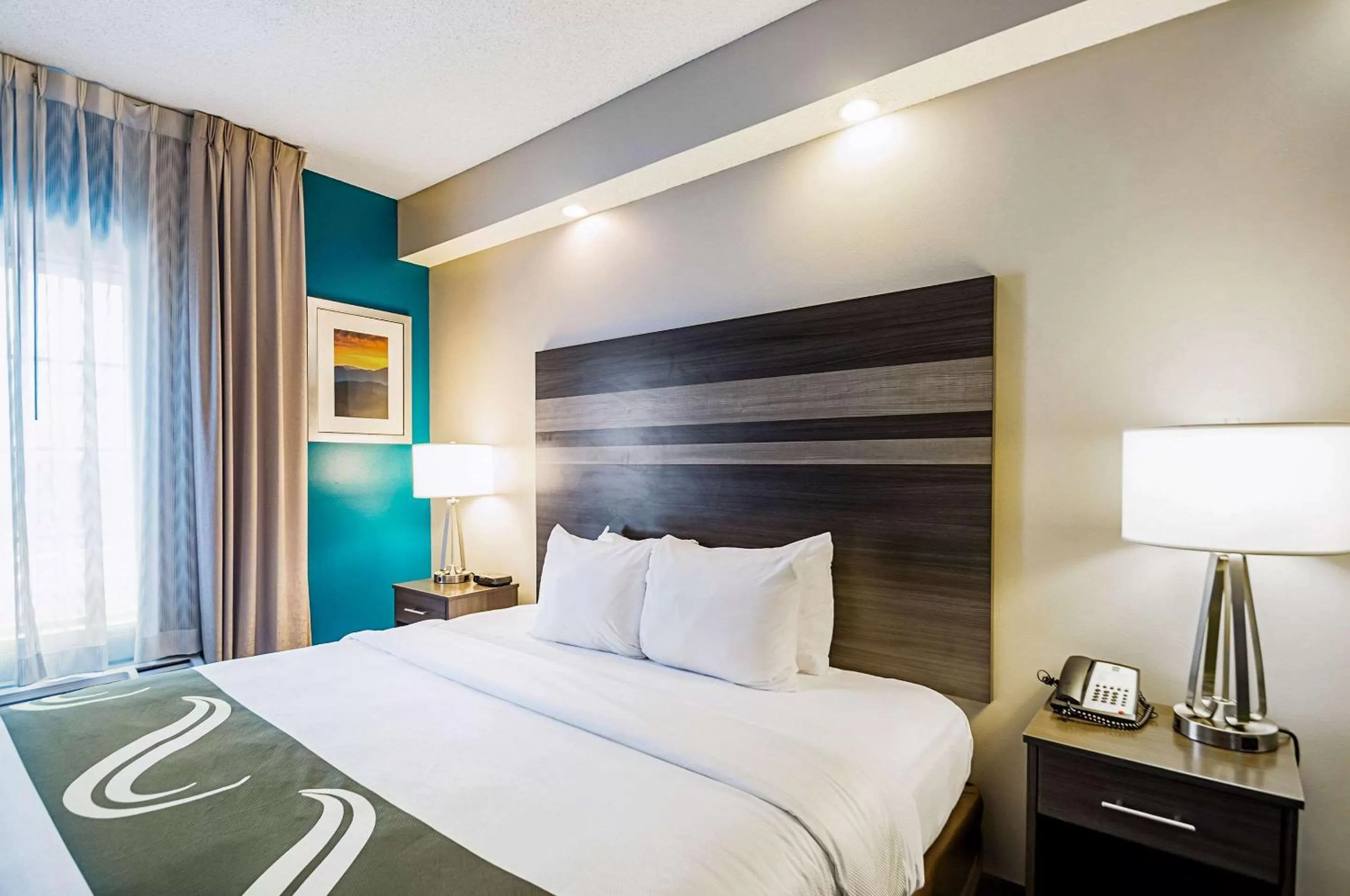 Photo of the whole room, Bed in Quality Inn Harrisonburg I-81