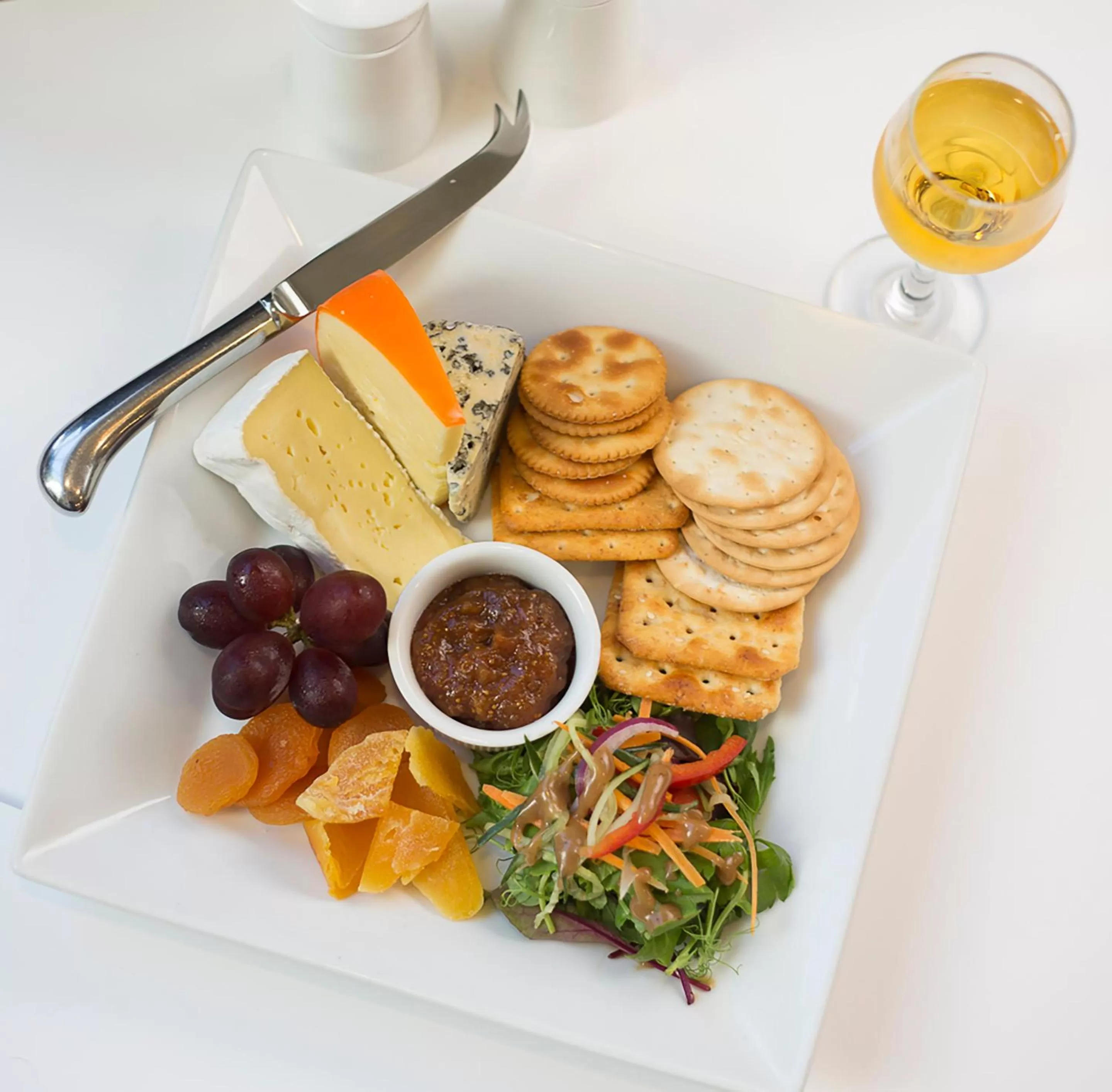 Restaurant/places to eat in Pavilions Hotel