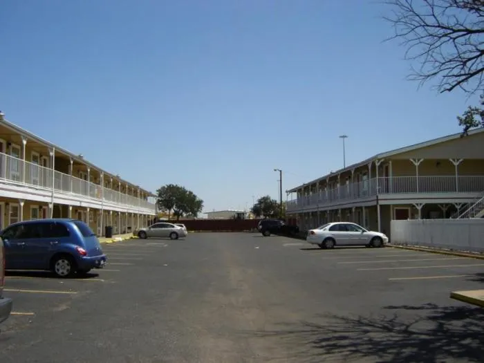 Facade/entrance in Victorian Inn Midland