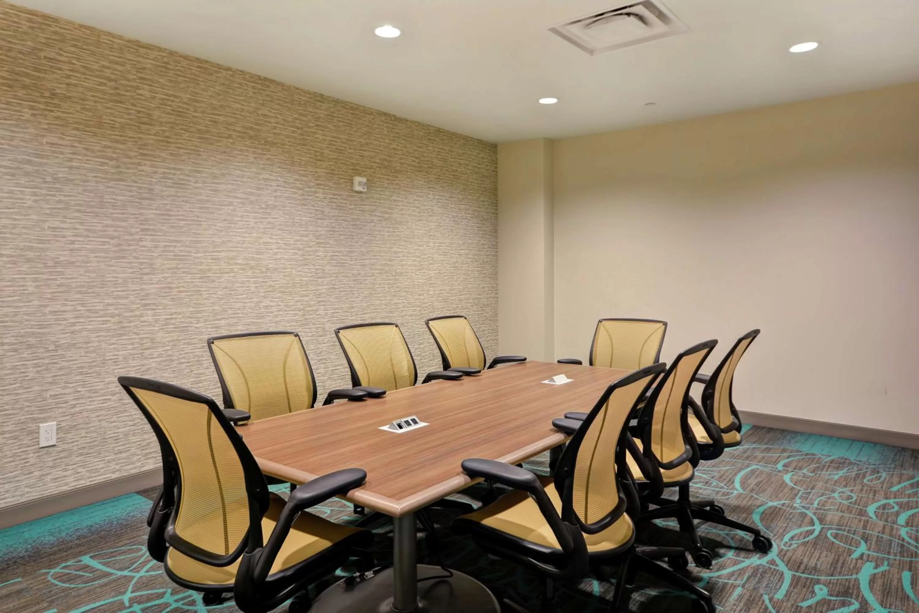 Meeting/conference room in Home2 Suites At The Galleria