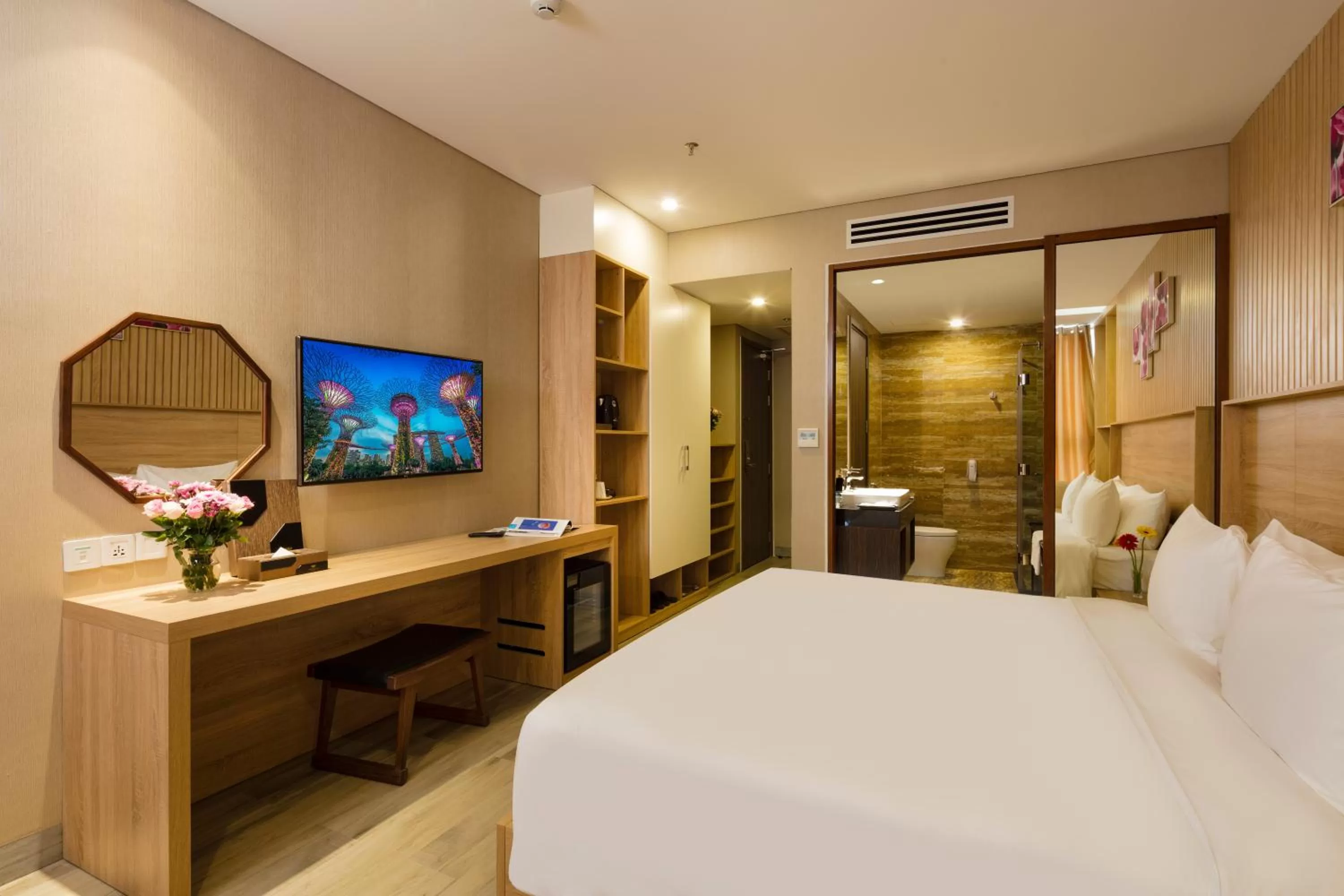 Bedroom, Bed in Emerald Bay Hotel & Spa Nha Trang