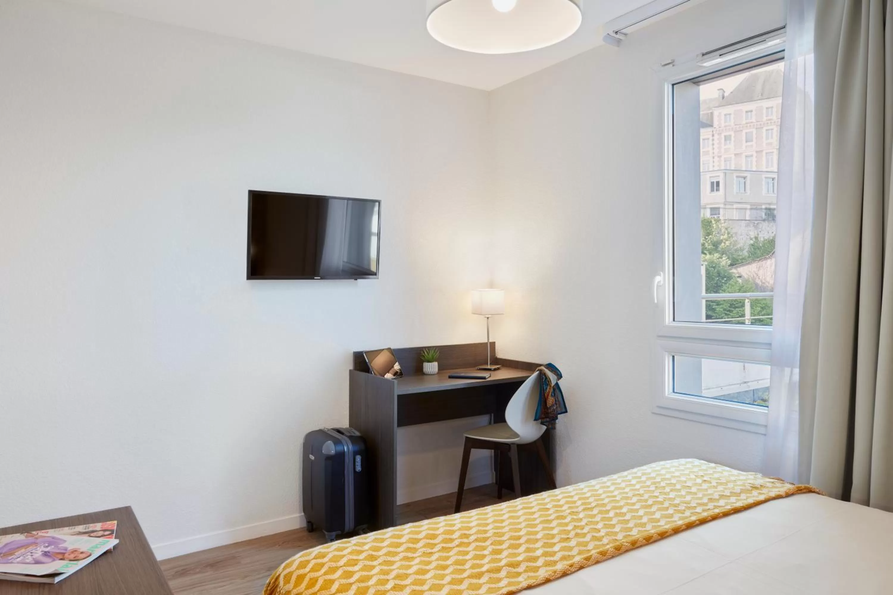 Bedroom, Bed in Aparthotel Adagio Access Poitiers