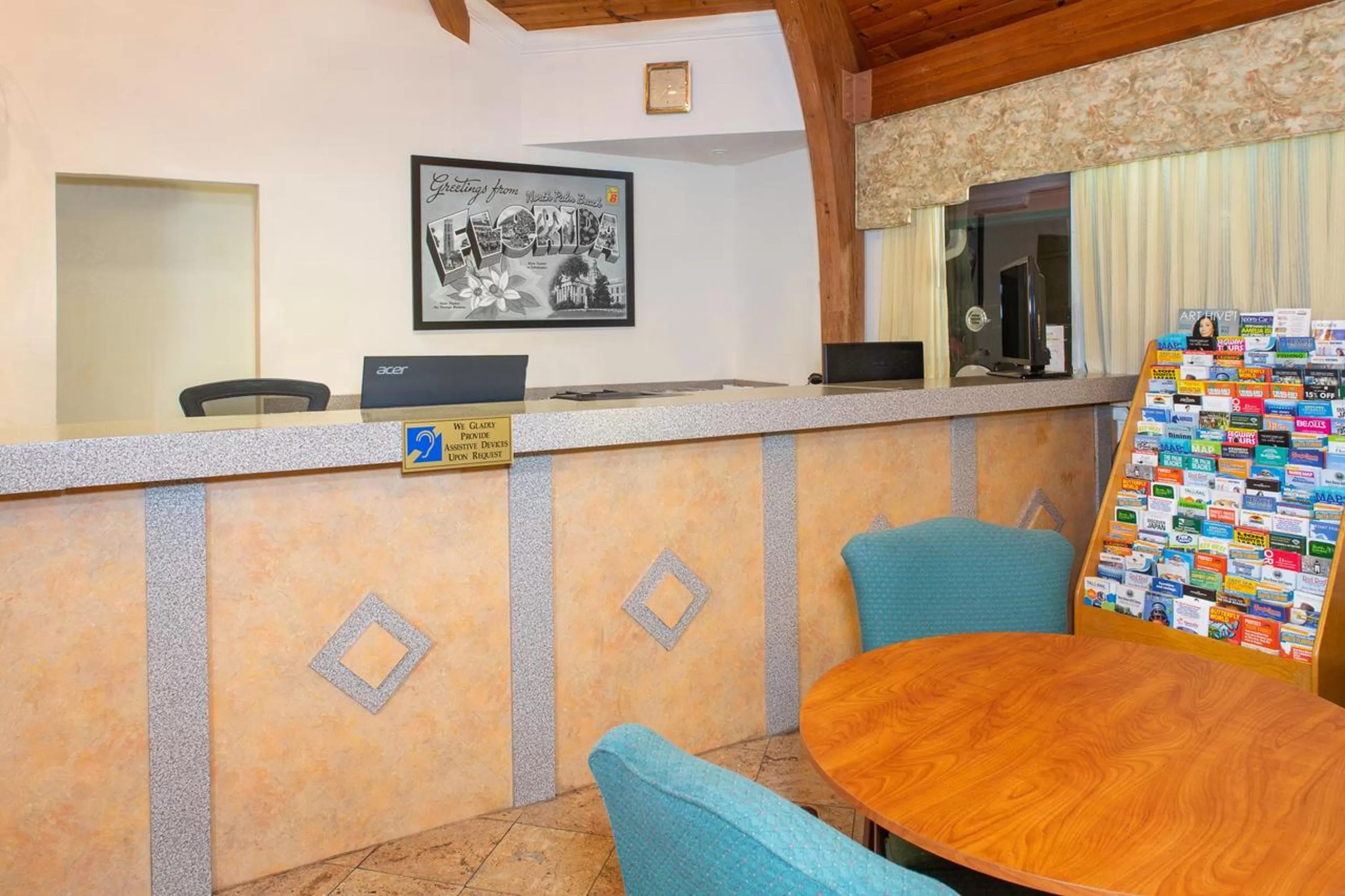 Lobby or reception in Super 8 by Wyndham North Palm Beach