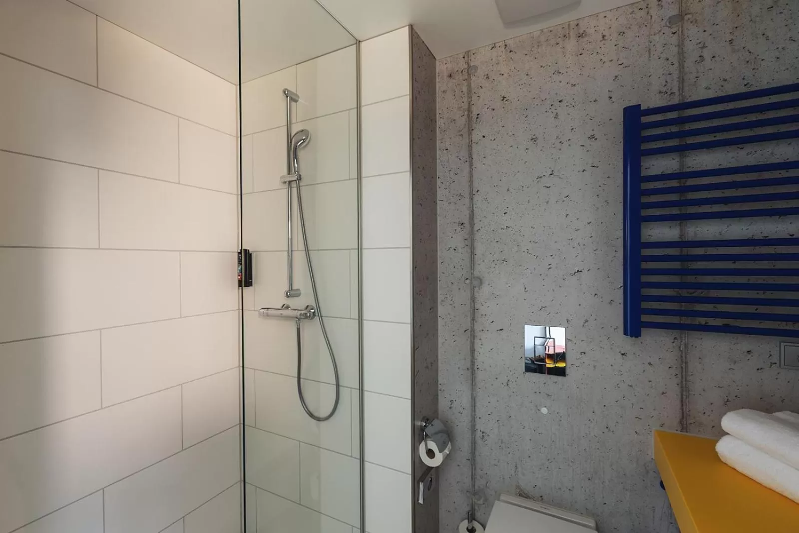 Bathroom in Holiday Inn - the niu, Form Stuttgart Feuerbach by IHG