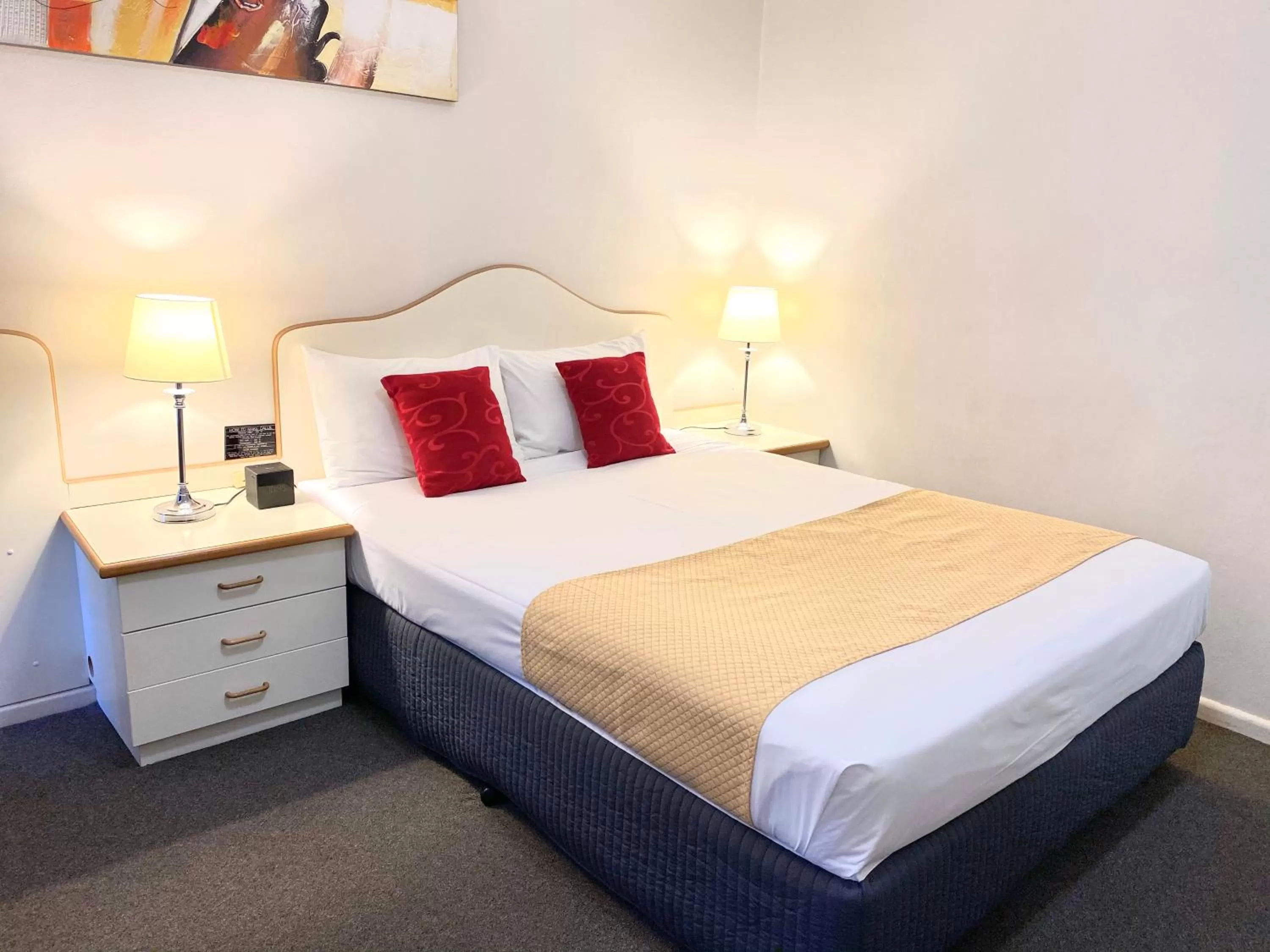 Bed in Golfview Motor Inn