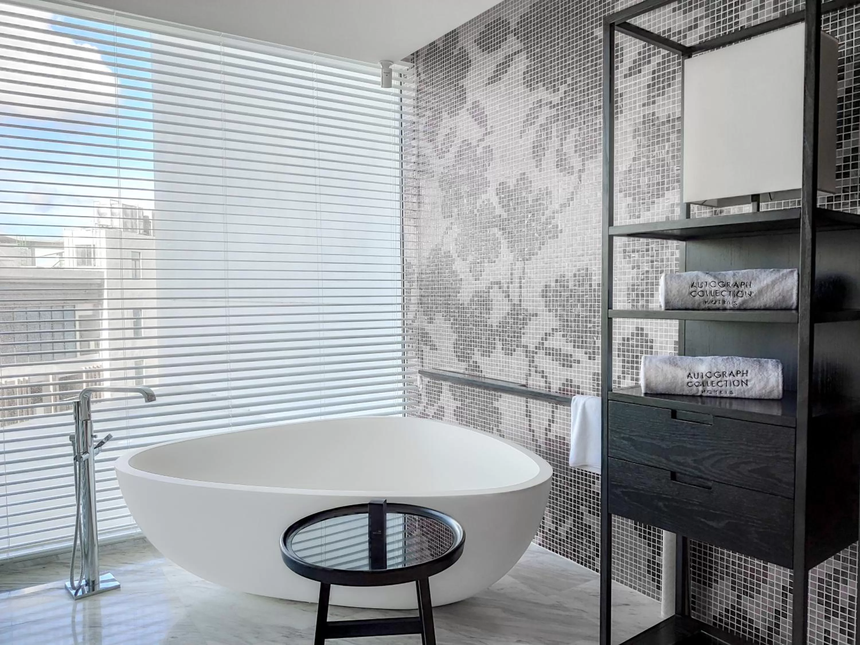 Toilet in The Shanhaitian Resort Sanya, Autograph Collection