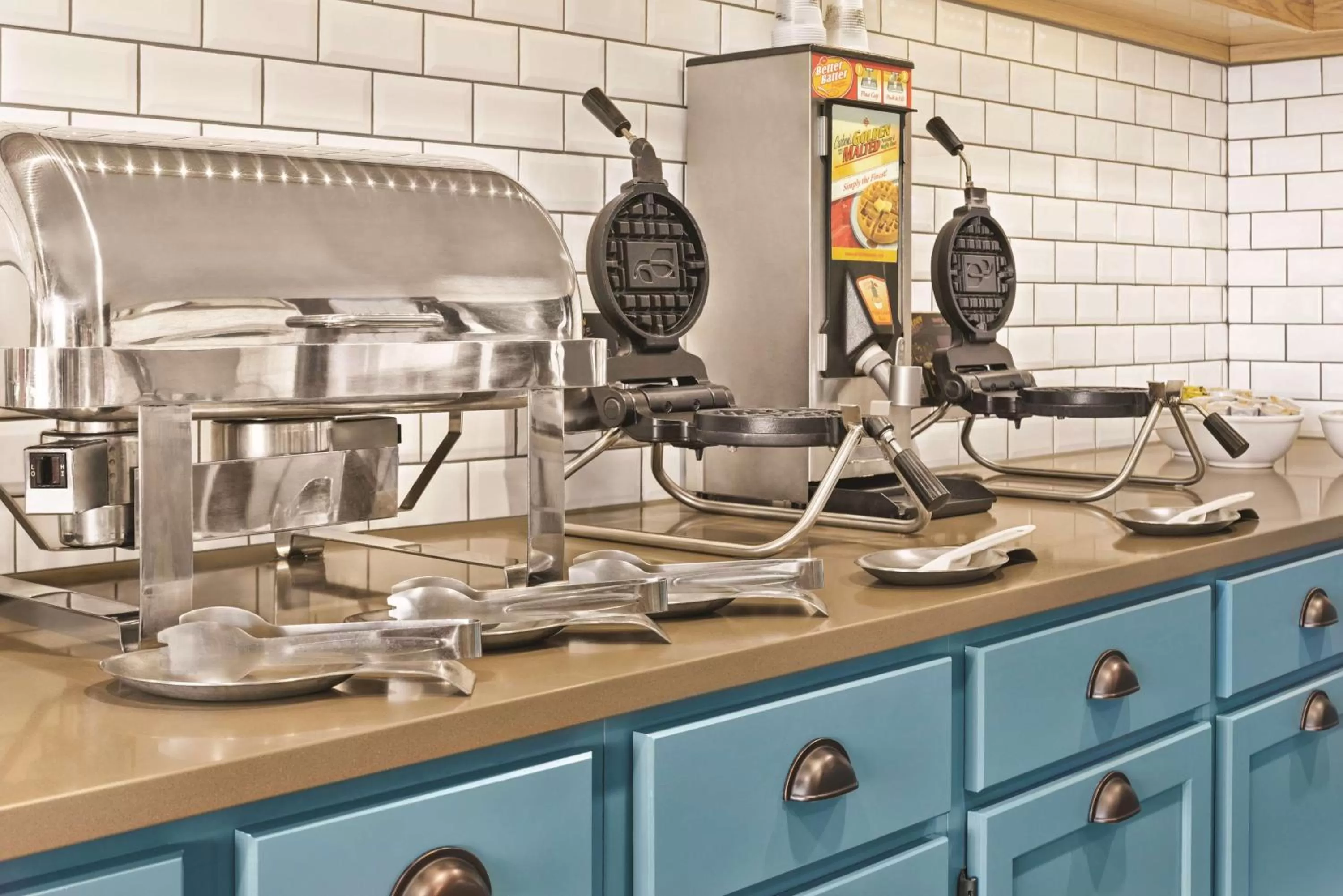 Restaurant/places to eat in Country Inn & Suites by Radisson, Marinette, WI