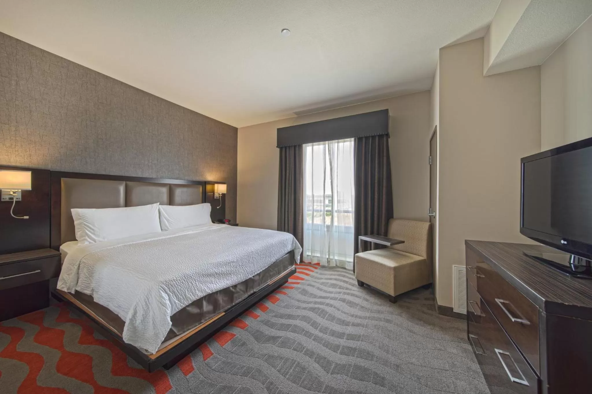 Photo of the whole room, Bed in Holiday Inn Houston West - Westway Park by IHG