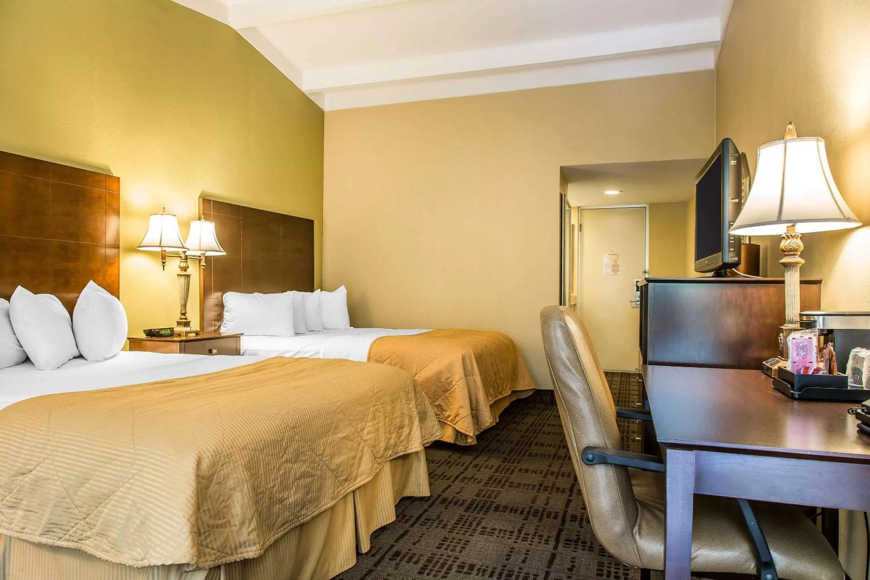 Photo of the whole room in Clarion Hotel & Suites Hamden - New Haven