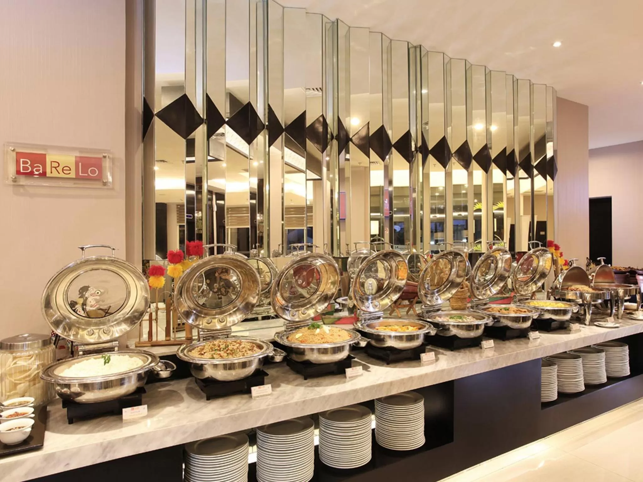 Restaurant/places to eat in Swiss-Belinn Tunjungan Surabaya