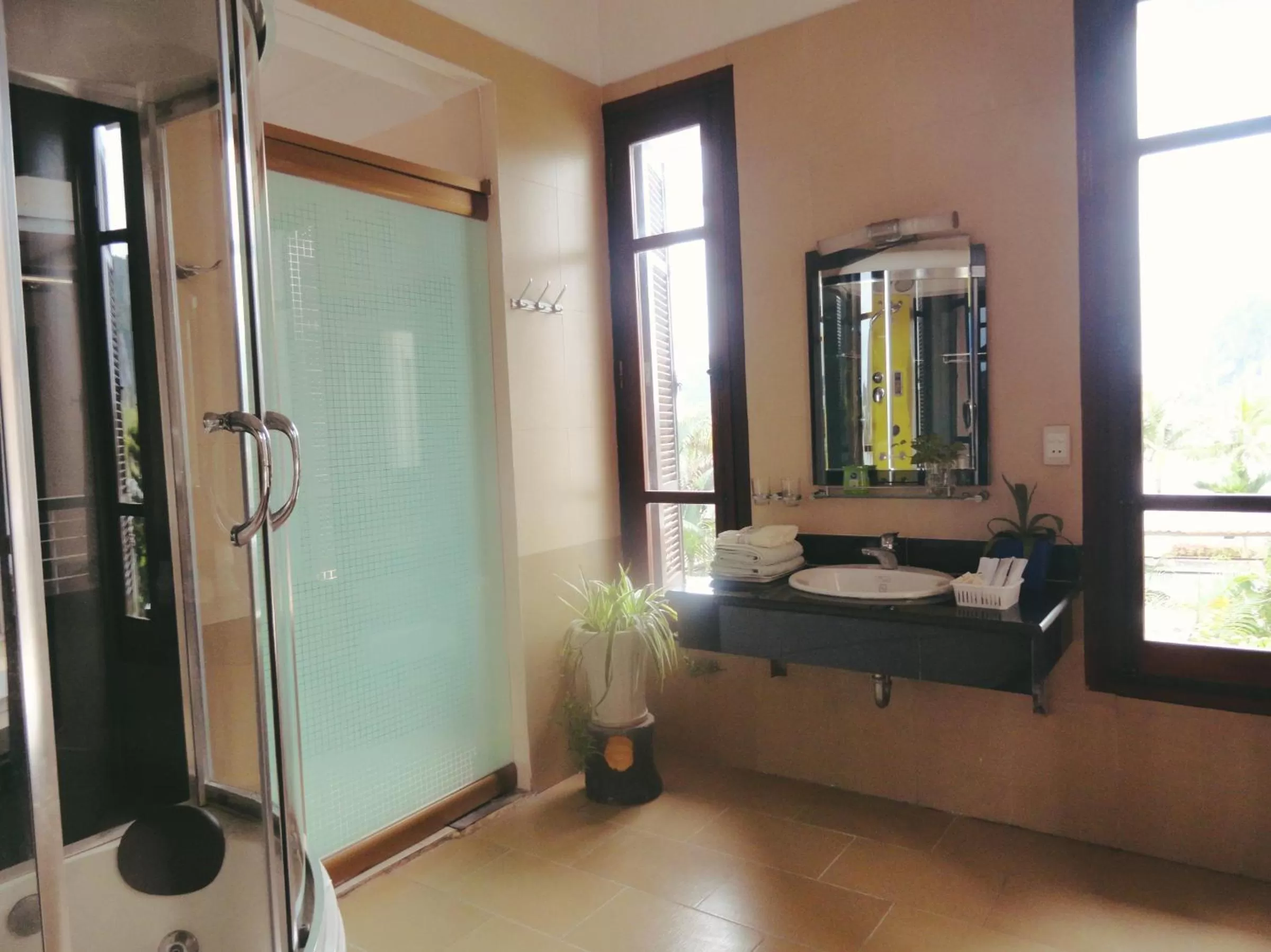 Bathroom in Hạ Long Lily Homestay