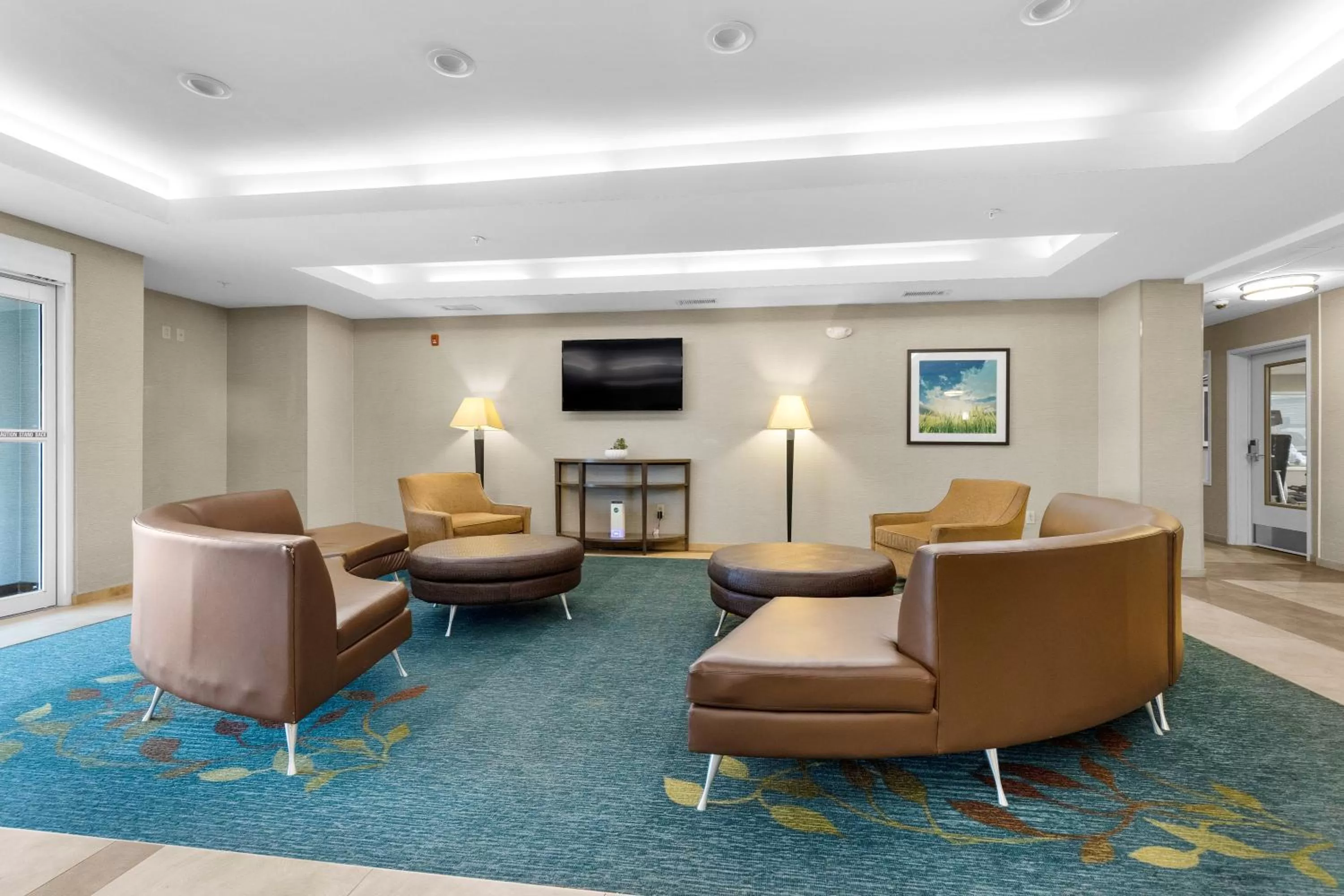 Lobby or reception in Candlewood Suites Erie by IHG